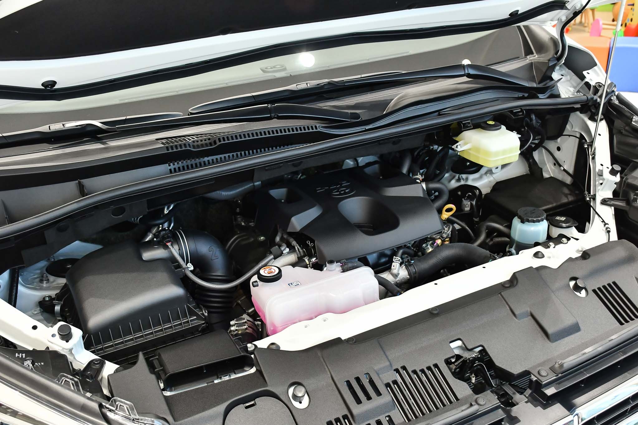 Toi co nen rua khoang dong co xe hoi? hinh anh