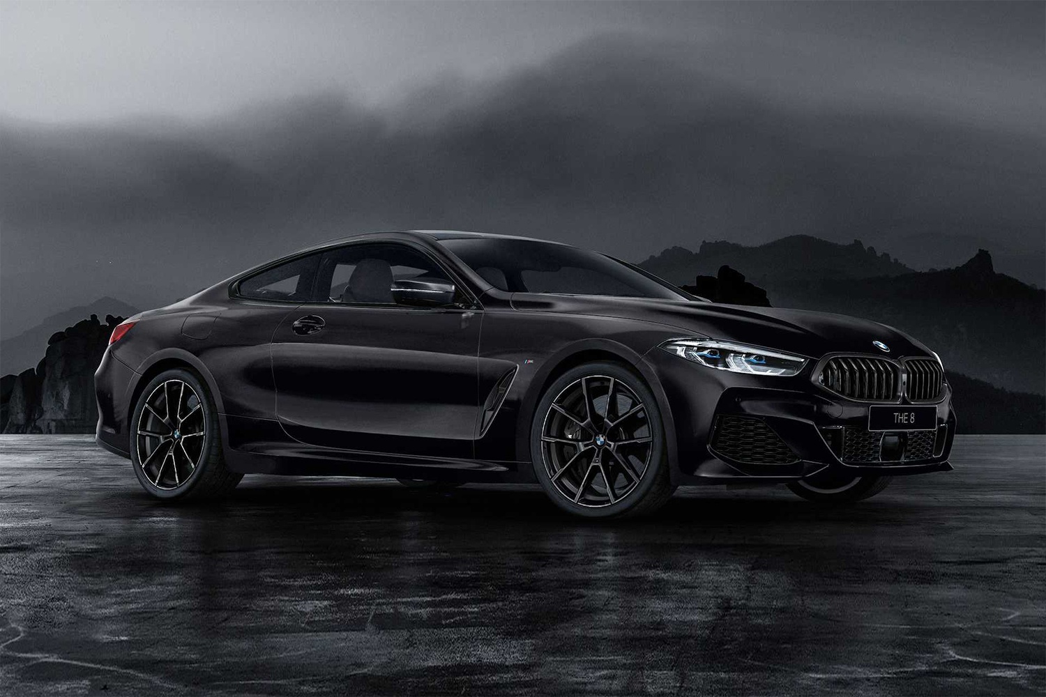 BMW 8-Series ban gioi han Frozen Black co gia 135.000 USD hinh anh