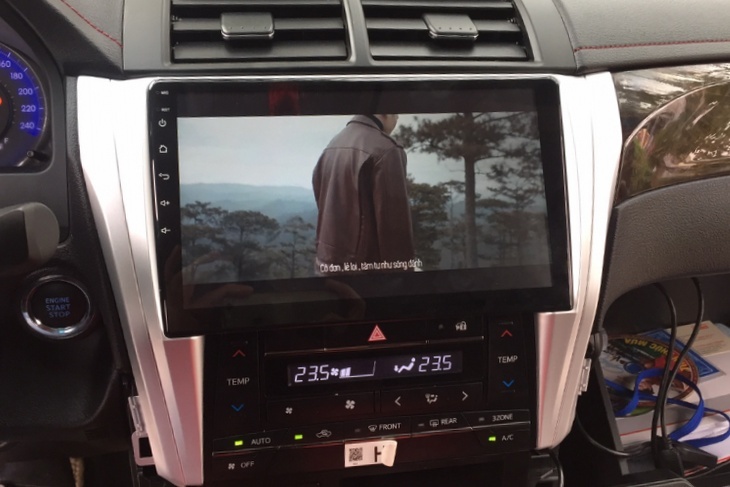 Toi co nen lap man hinh oto xem duoc video? hinh anh