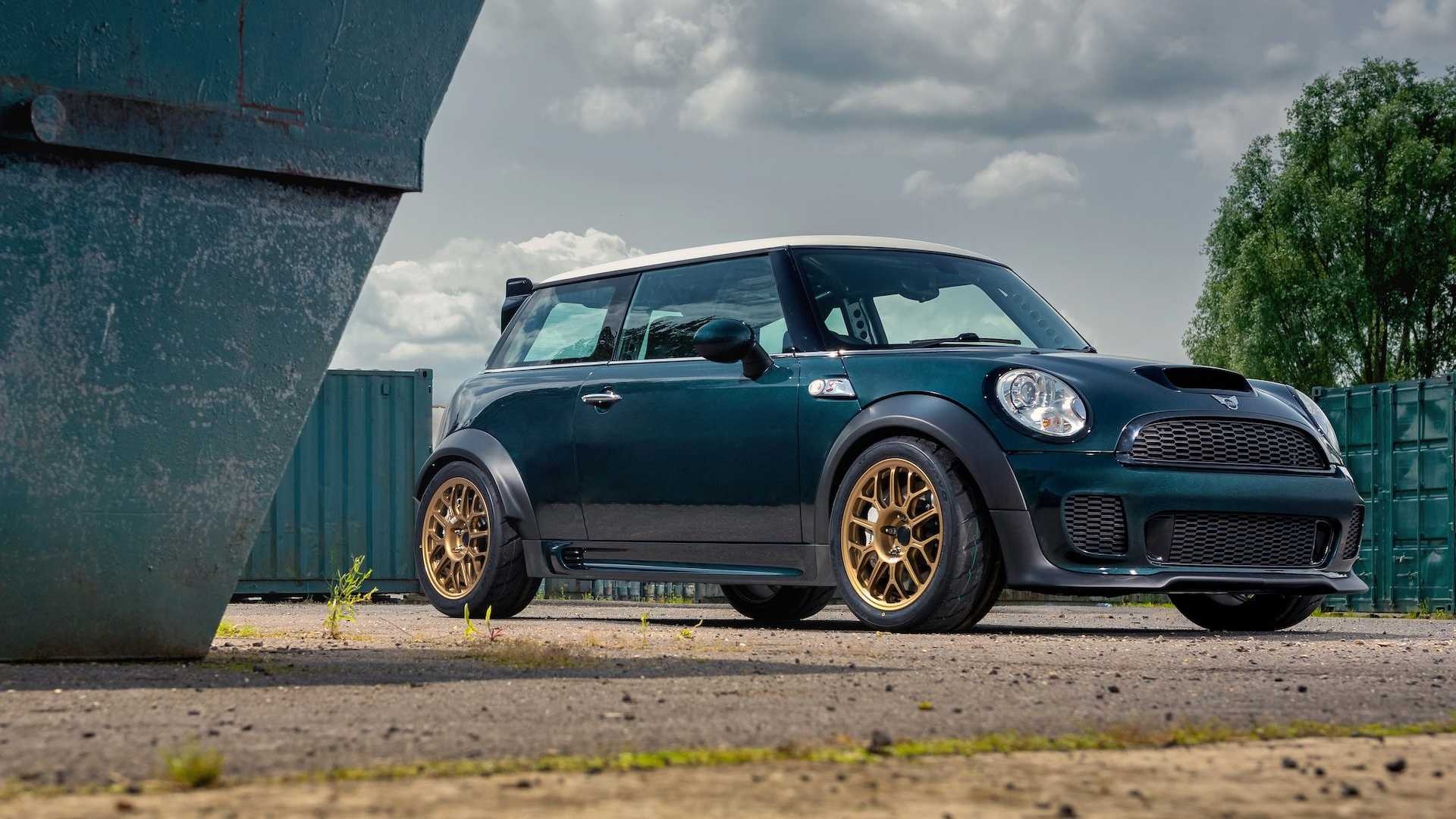 MINI Cooper do dong co V8 anh 2
