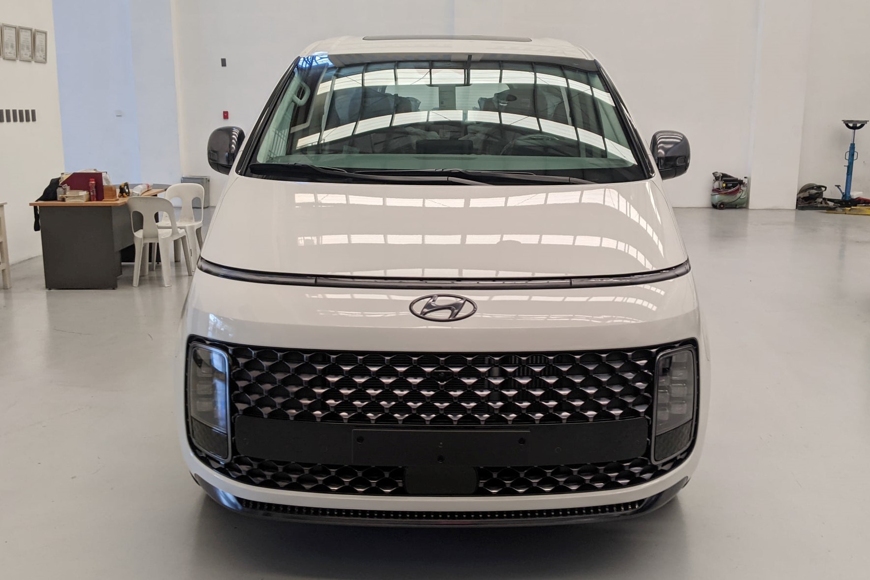 Hyundai Staria 2021 anh 2