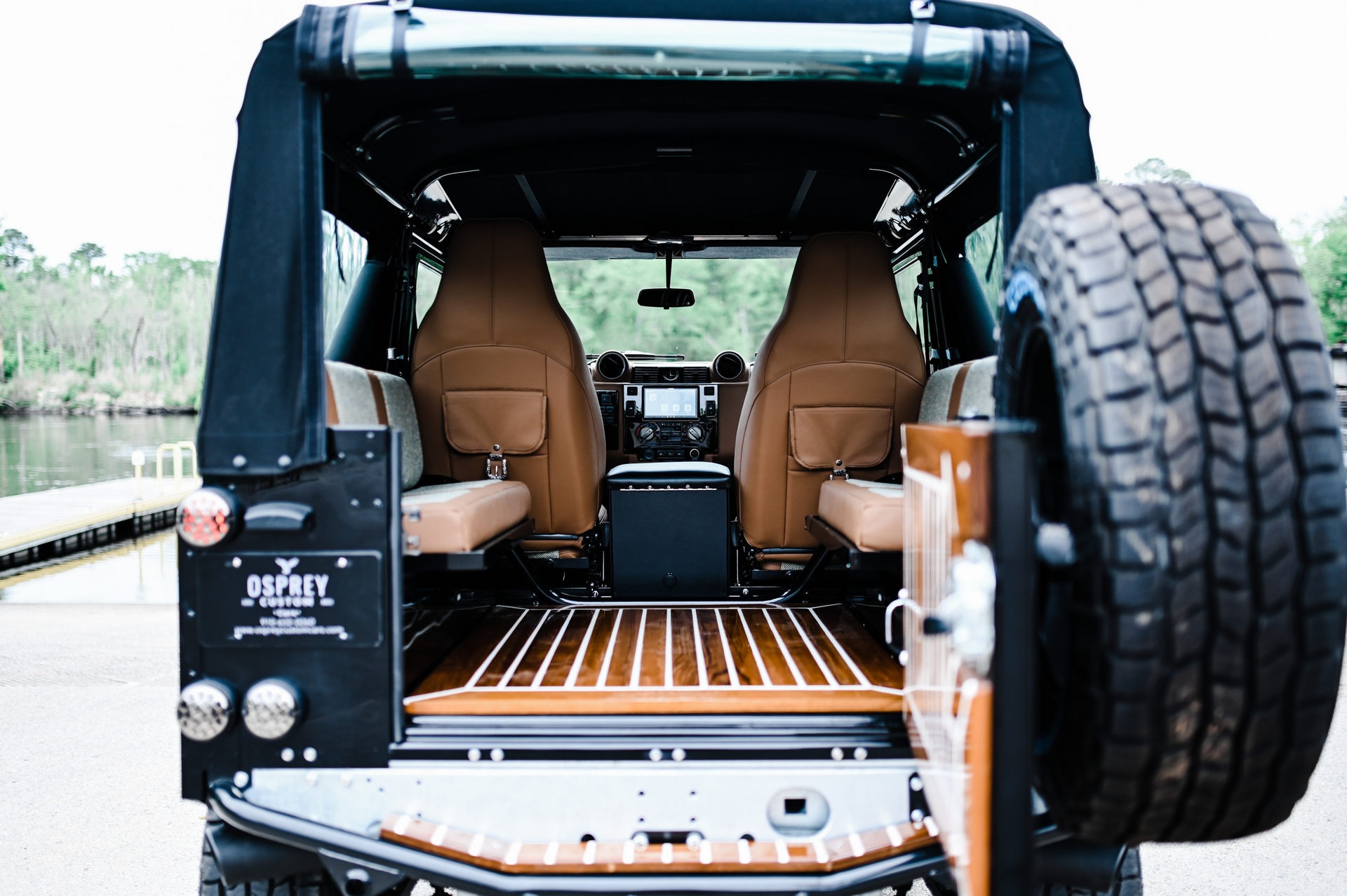 do Land Rover Defender anh 13