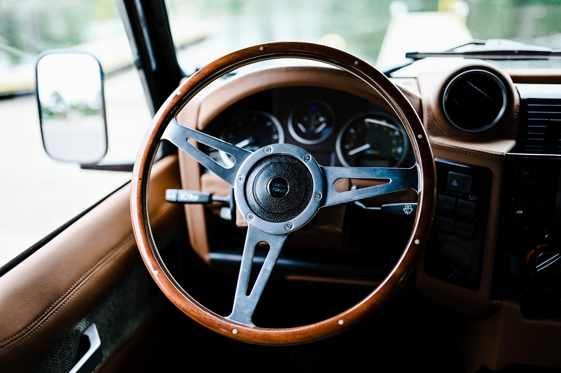 do Land Rover Defender anh 11