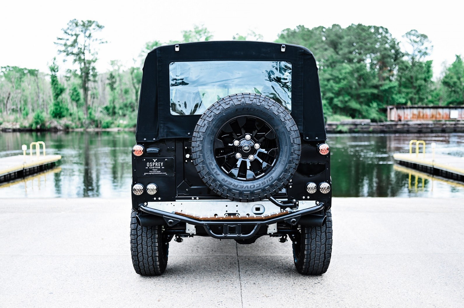 do Land Rover Defender anh 4