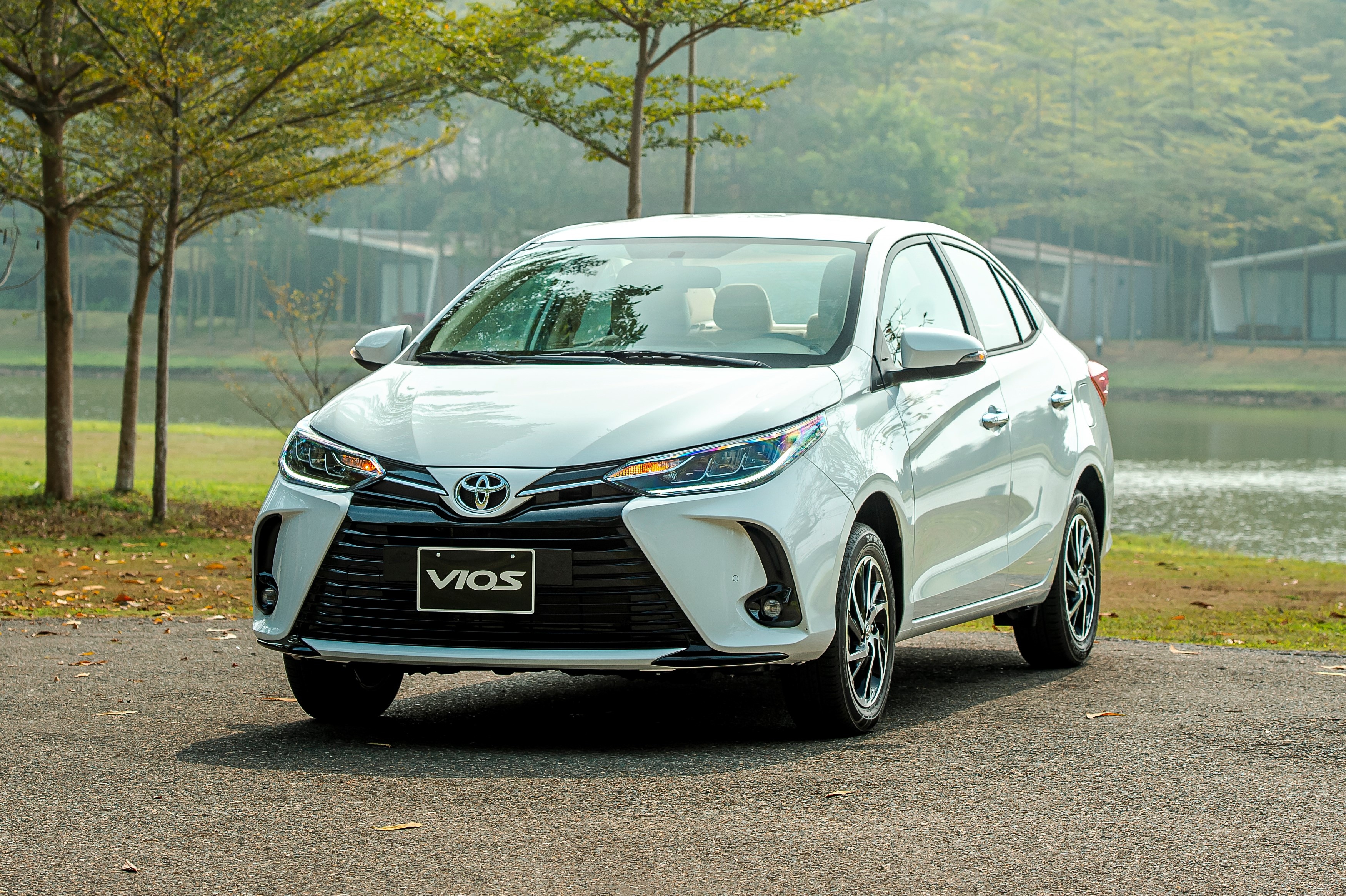 Vuot mat xe Han, Toyota van dan dau thi truong oto Viet hinh anh