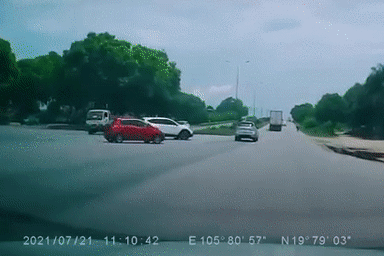 Xe vao giao lo truoc co duoc uu tien khi sang duong? hinh anh