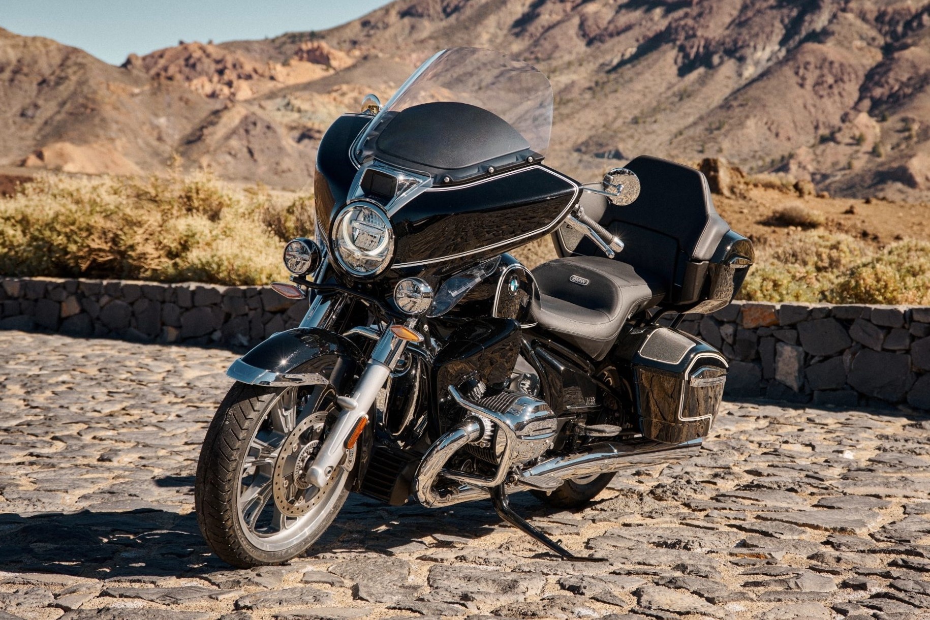 BMW R 18 doi 2022 co them bien the touring hinh anh