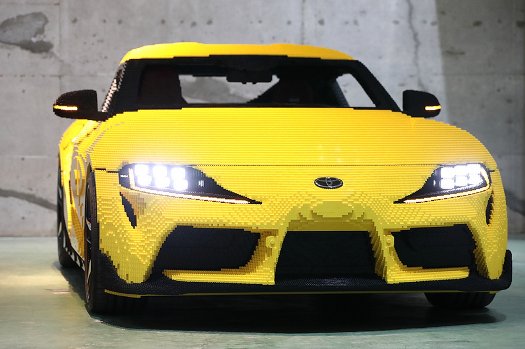 Toyota GR Supra lam tu Lego anh 3