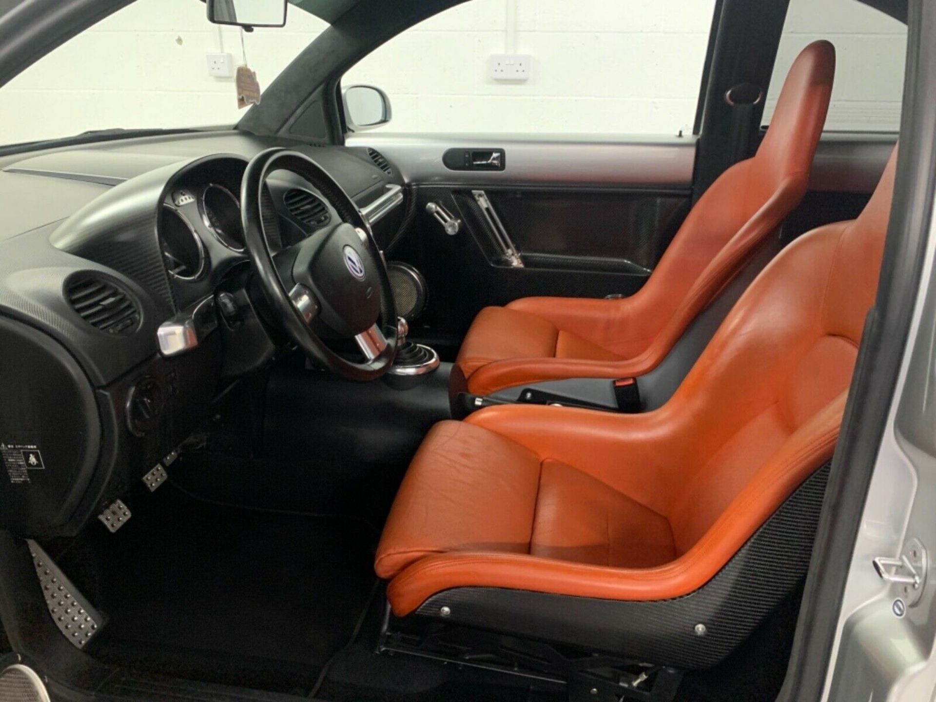 Volkswagen Beetle dung dong co V6 anh 6