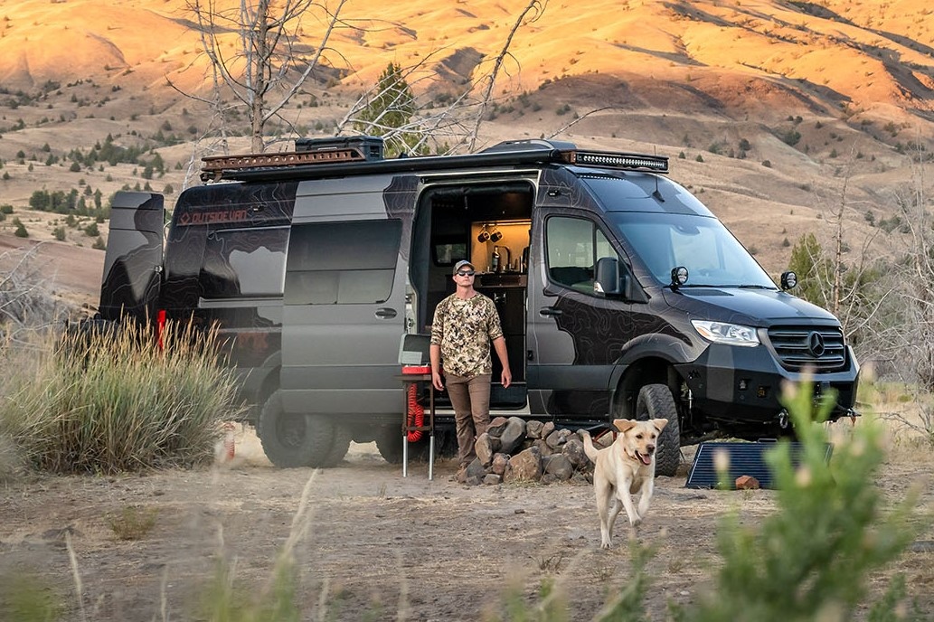 Mercedes-Benz Sprinter nang cap thanh nha di dong danh cho tho san hinh anh