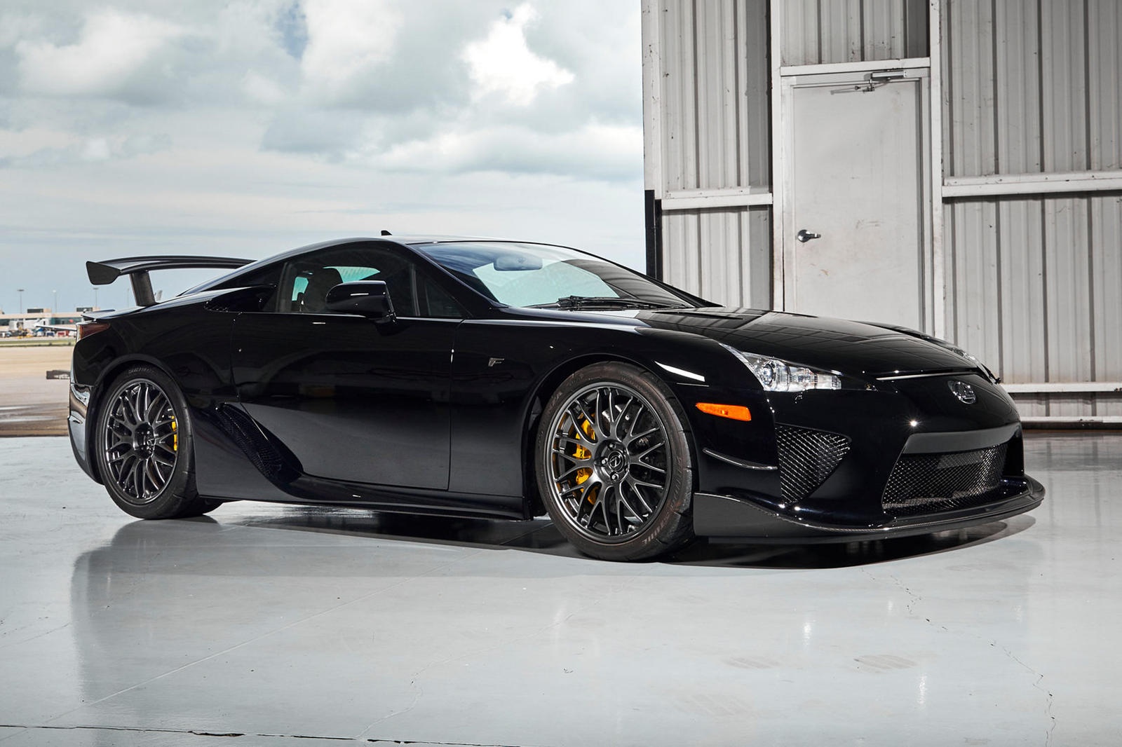 Lexus LFA ban dac biet chot gia 1,6 trieu USD hinh anh
