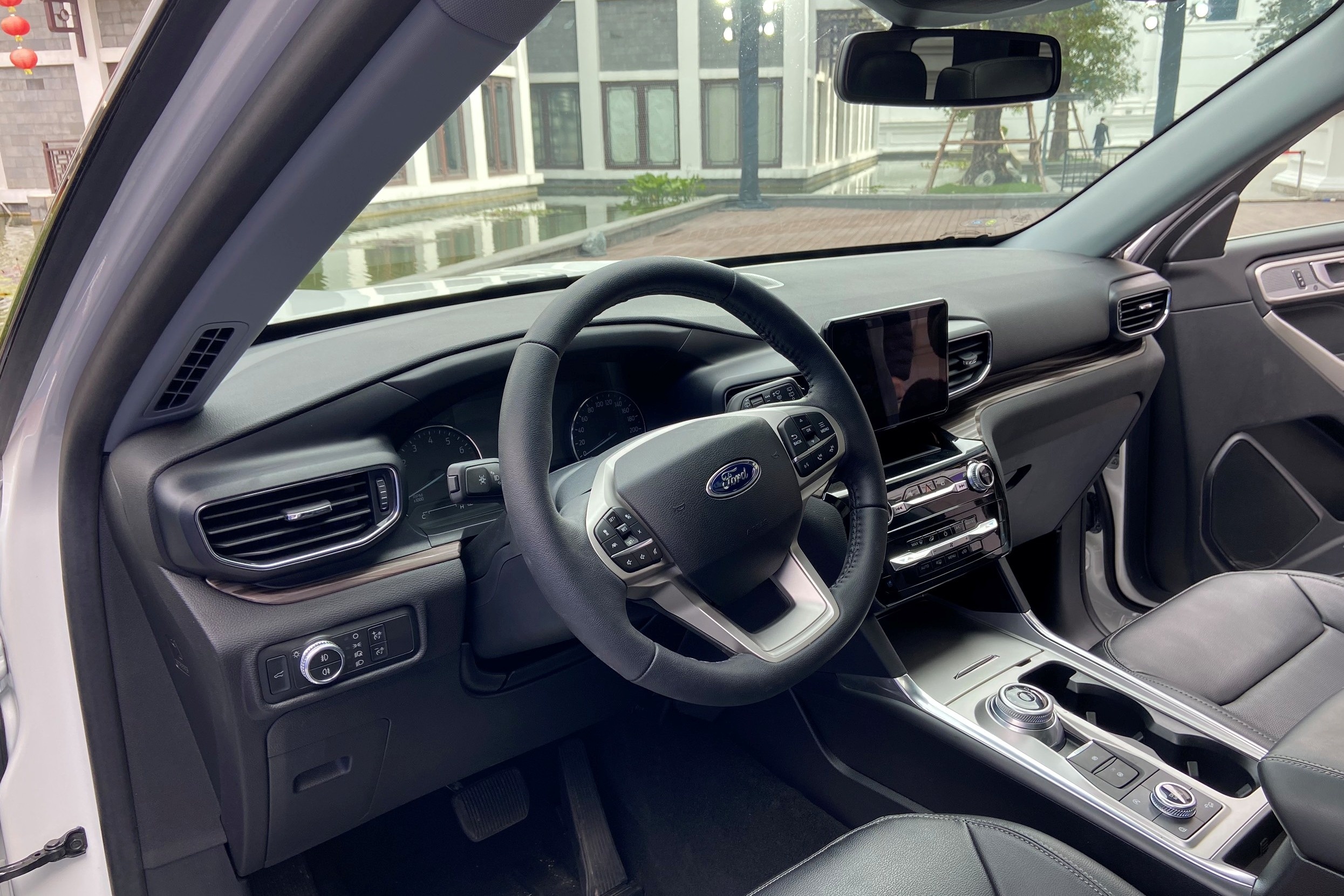 Ford Explorer 2022 anh 3