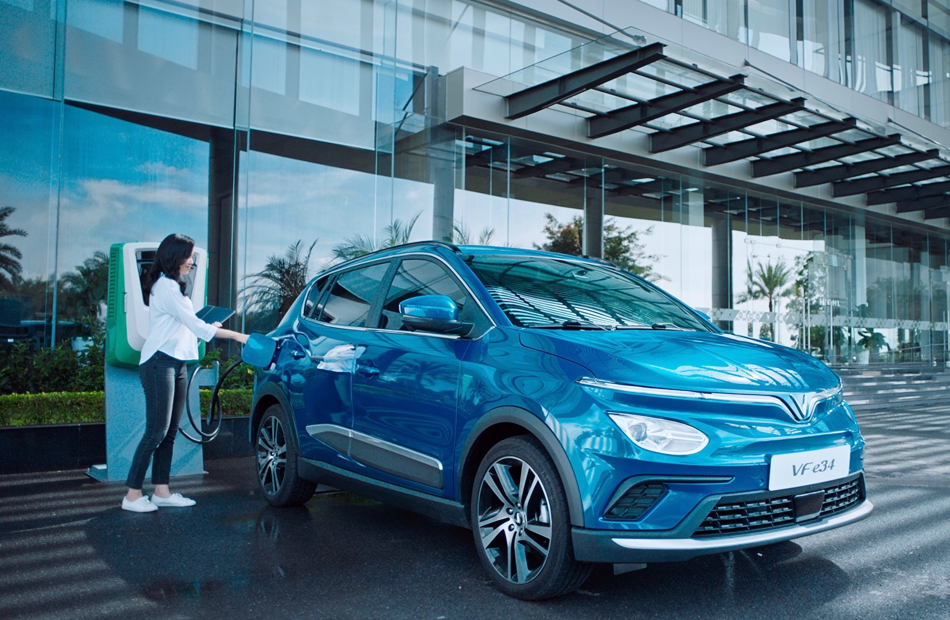 VinFast VF e34 anh 2