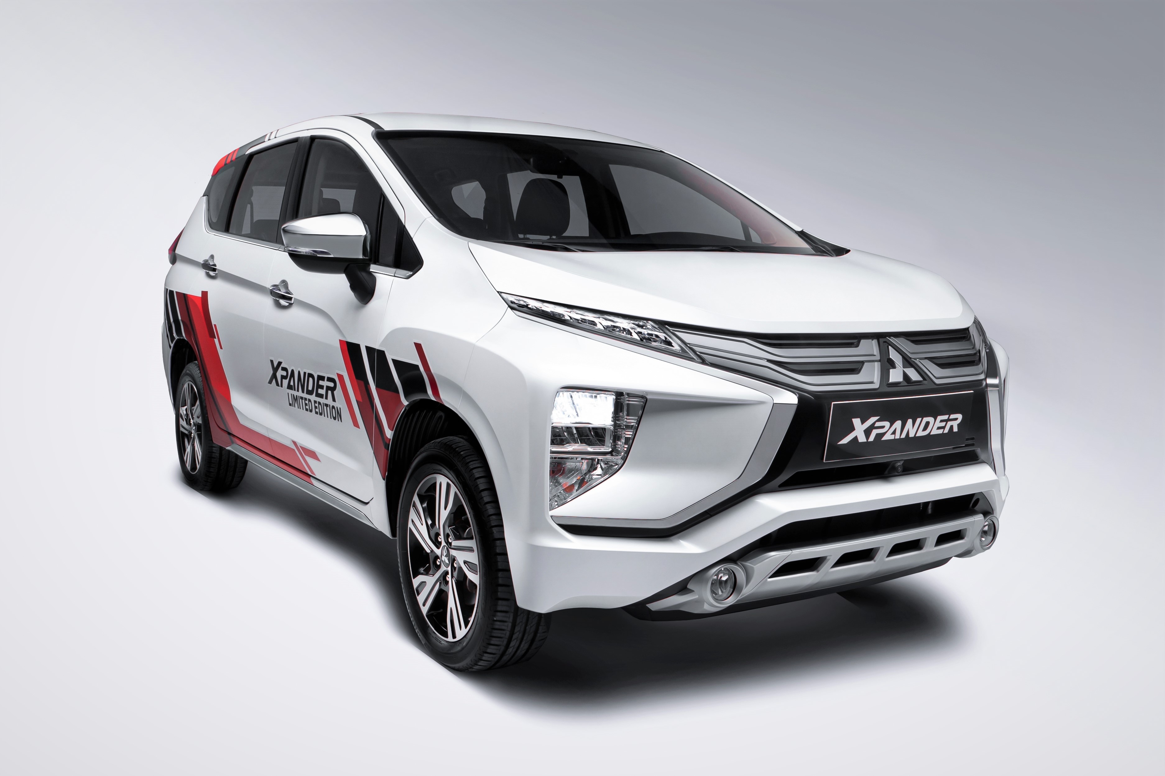 Mitsubishi Xpander ban dac biet duoc ra mat, gia 630 trieu dong hinh anh
