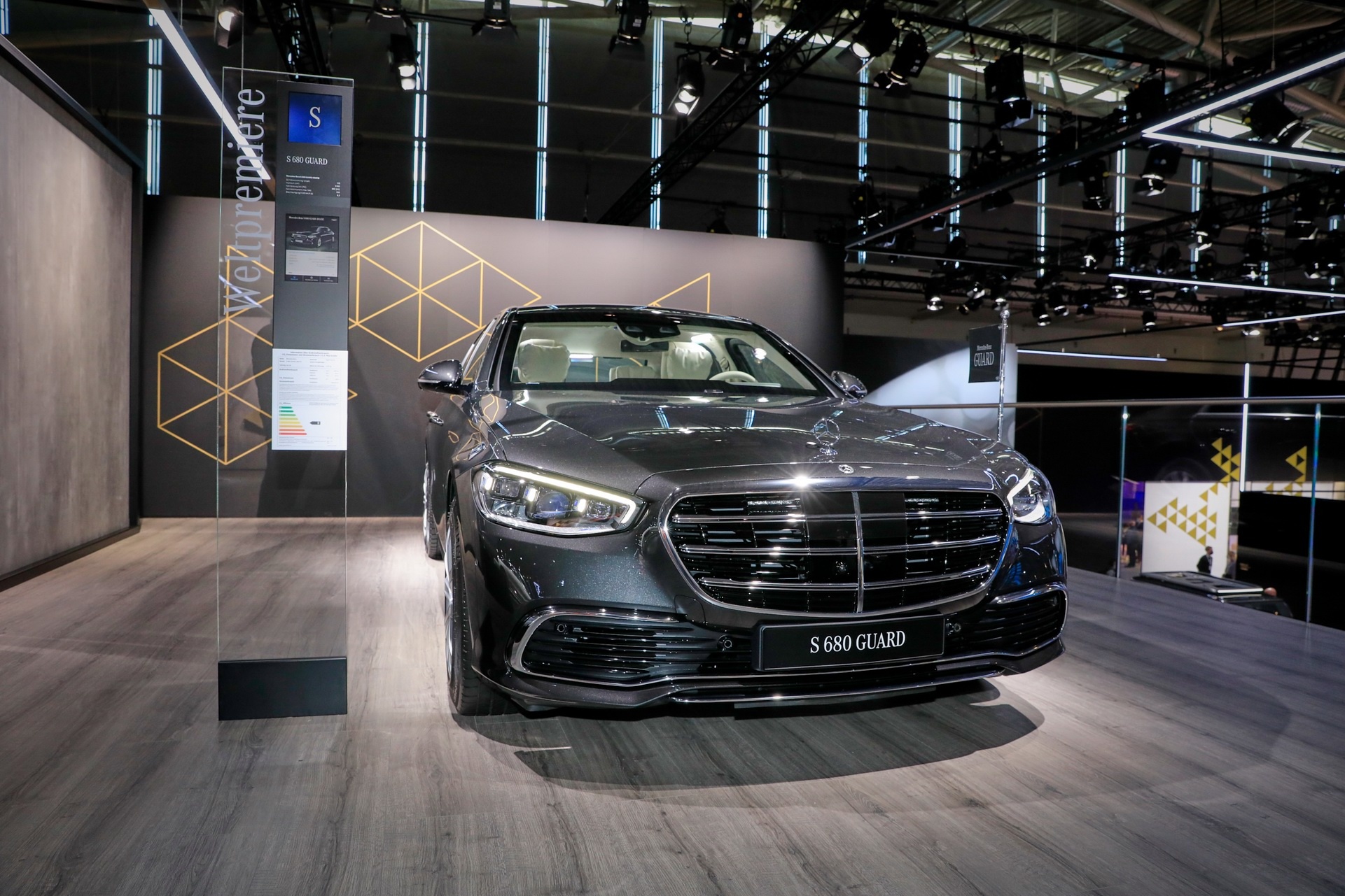 Mercedes-Benz S-Class boc thep anh 2