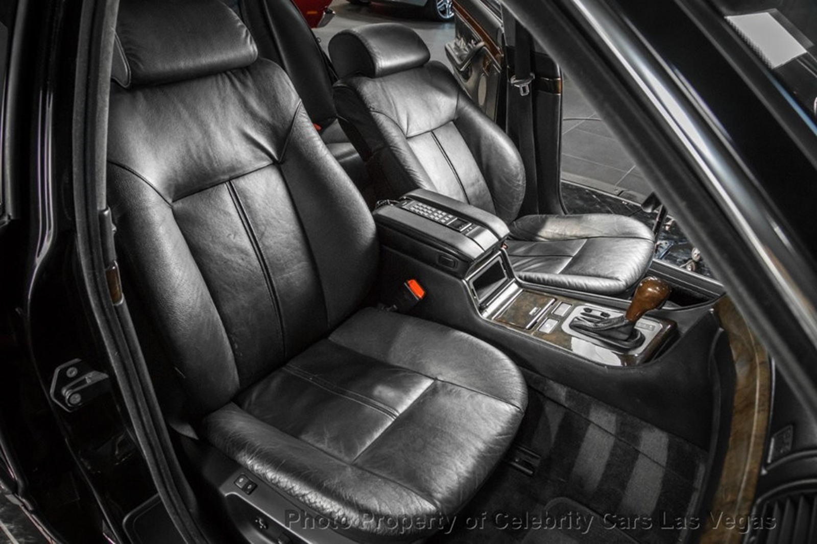 BMW 7-Series của cố rapper Tupac ảnh 8 BMW 7-Series cua co rapper Tupac anh 8