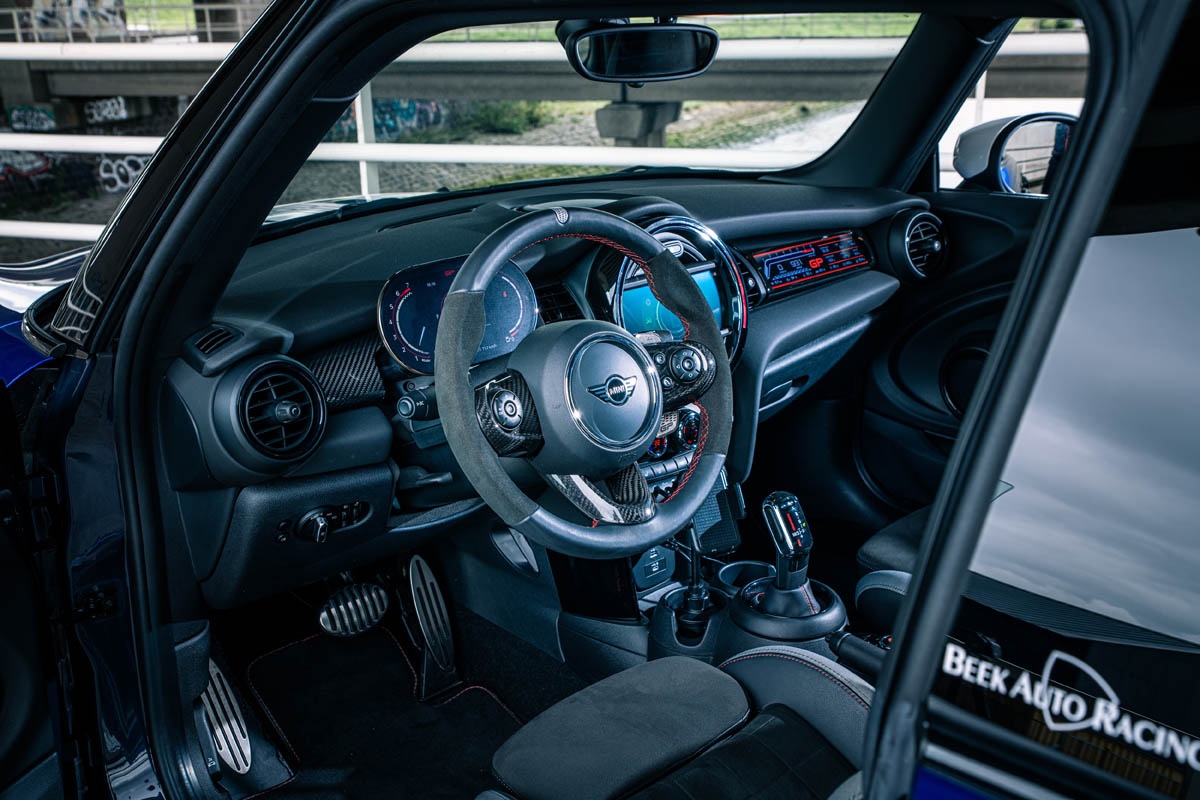 MINI Cooper manh 330 ma luc anh 7