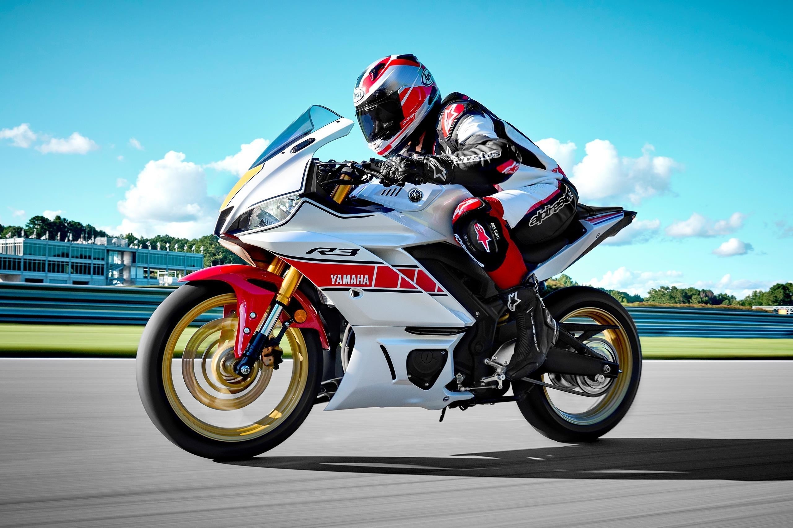 Yamaha ra mat phien ban dac biet ky niem 60 nam tham du MotoGP hinh anh