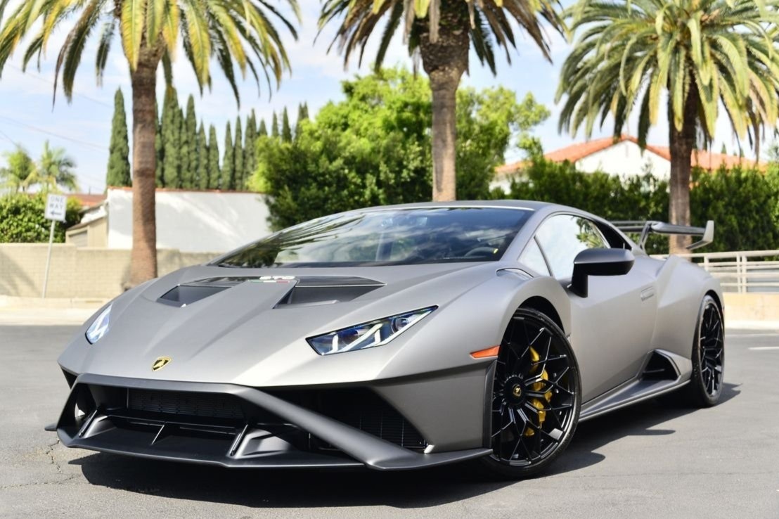 Lamborghini Huracan STO duoc rao ban voi gia hon nua trieu USD hinh anh