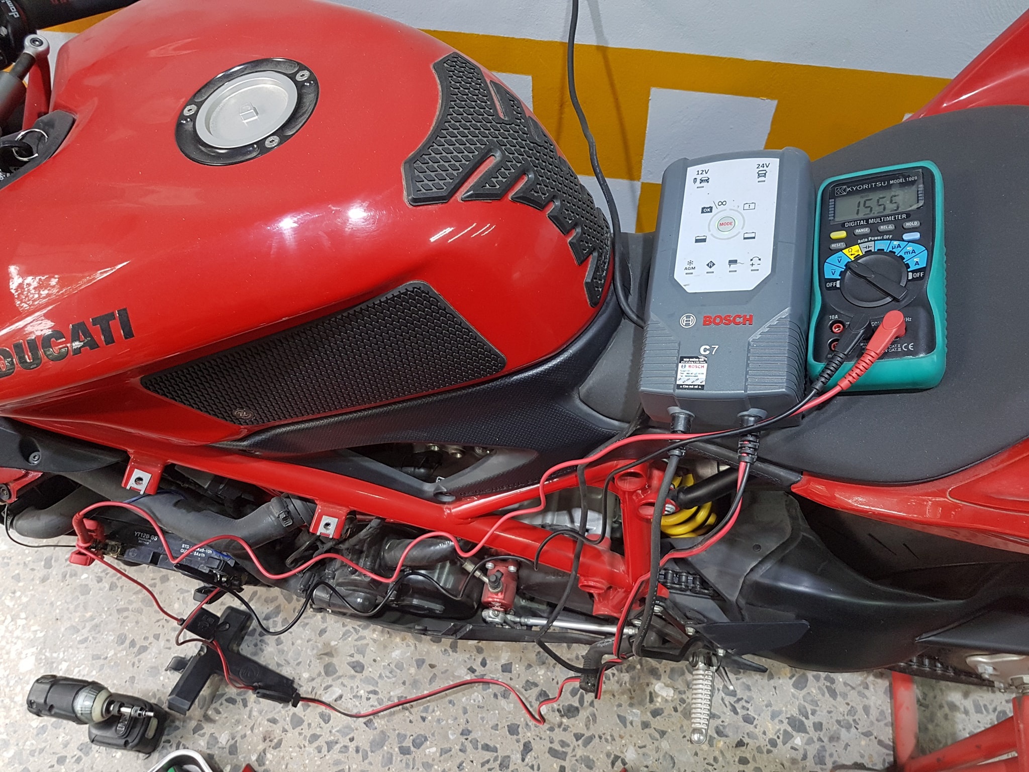 xe chết bình ắc-quy ảnh 4 xe chet binh ac-quy anh 4
