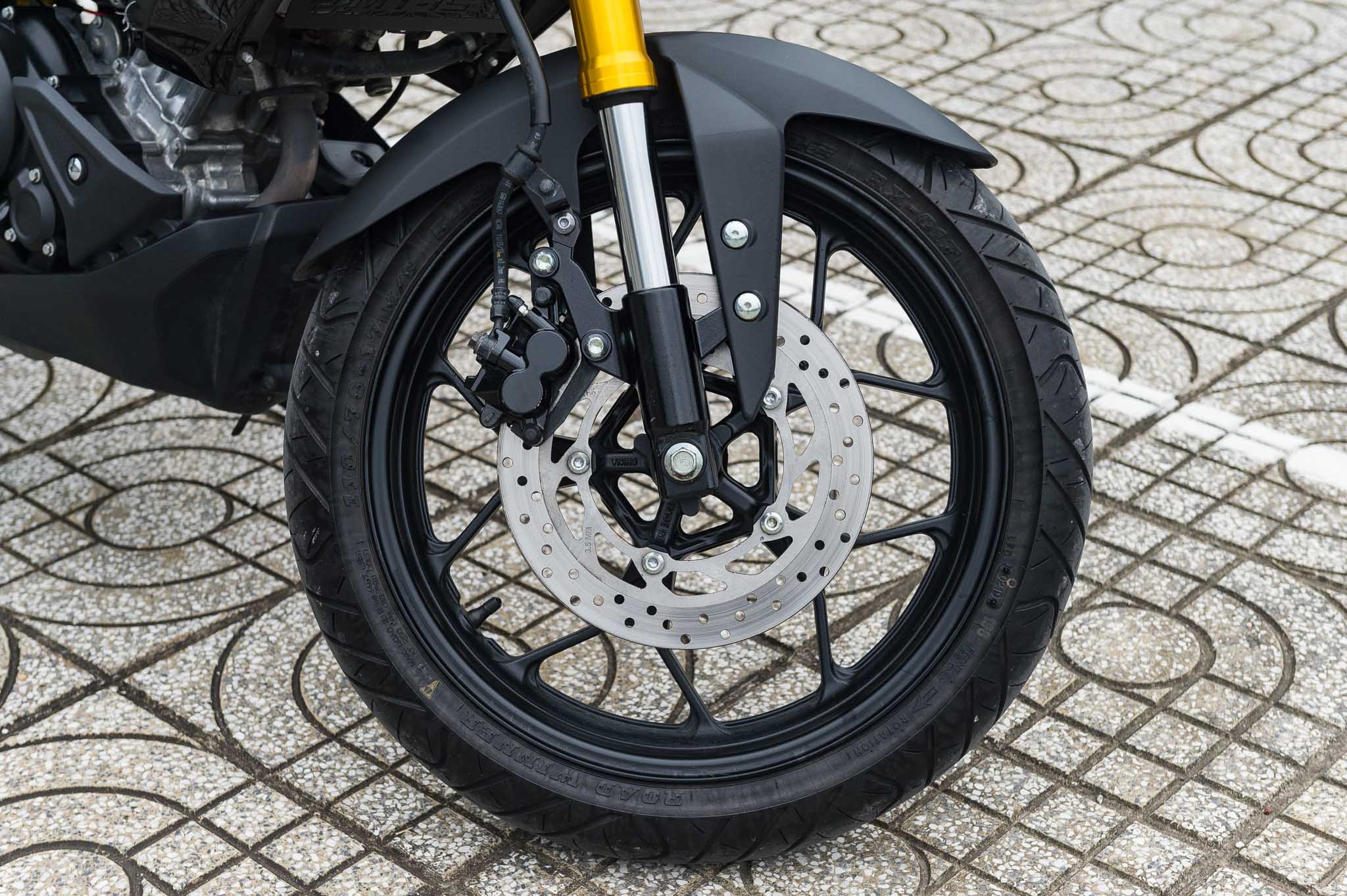 xe con tay 70 trieu dong anh 11