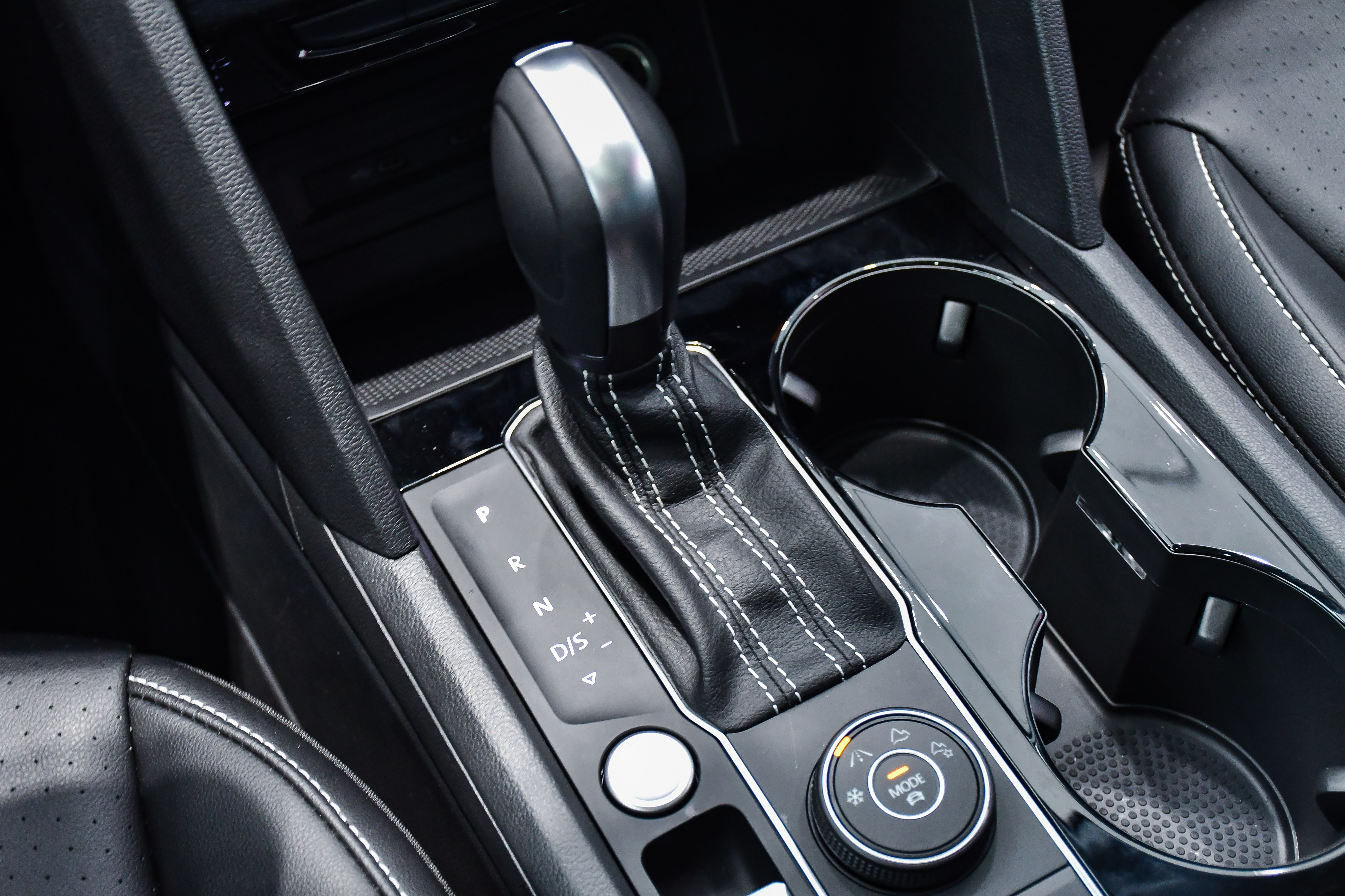 Volkswagen Teramont giá 2, 349 tỷ ảnh 28 Volkswagen Teramont gia 2, 349 ty anh 28