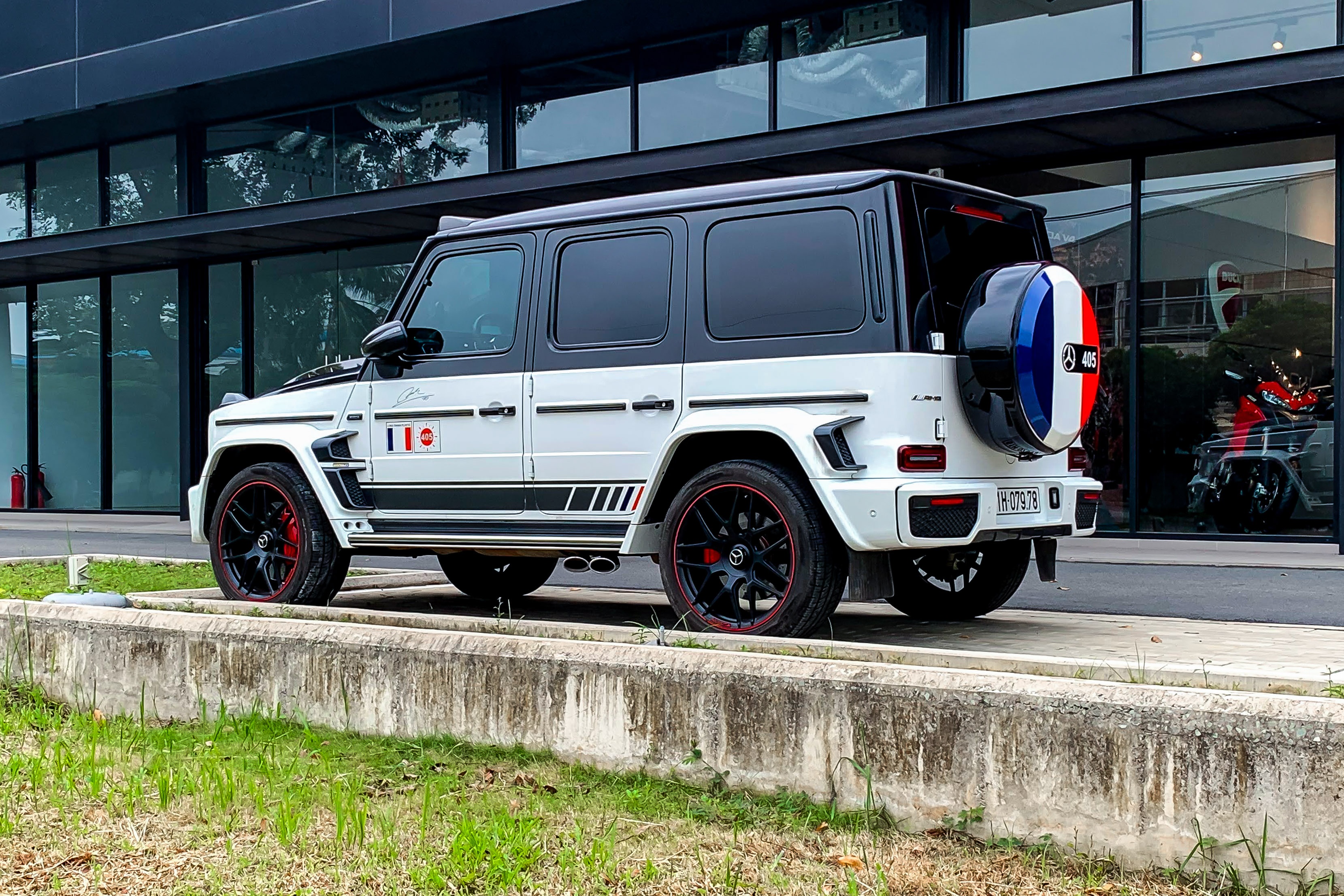 Minh Nhua lai Mercedes-AMG G 63 anh 3