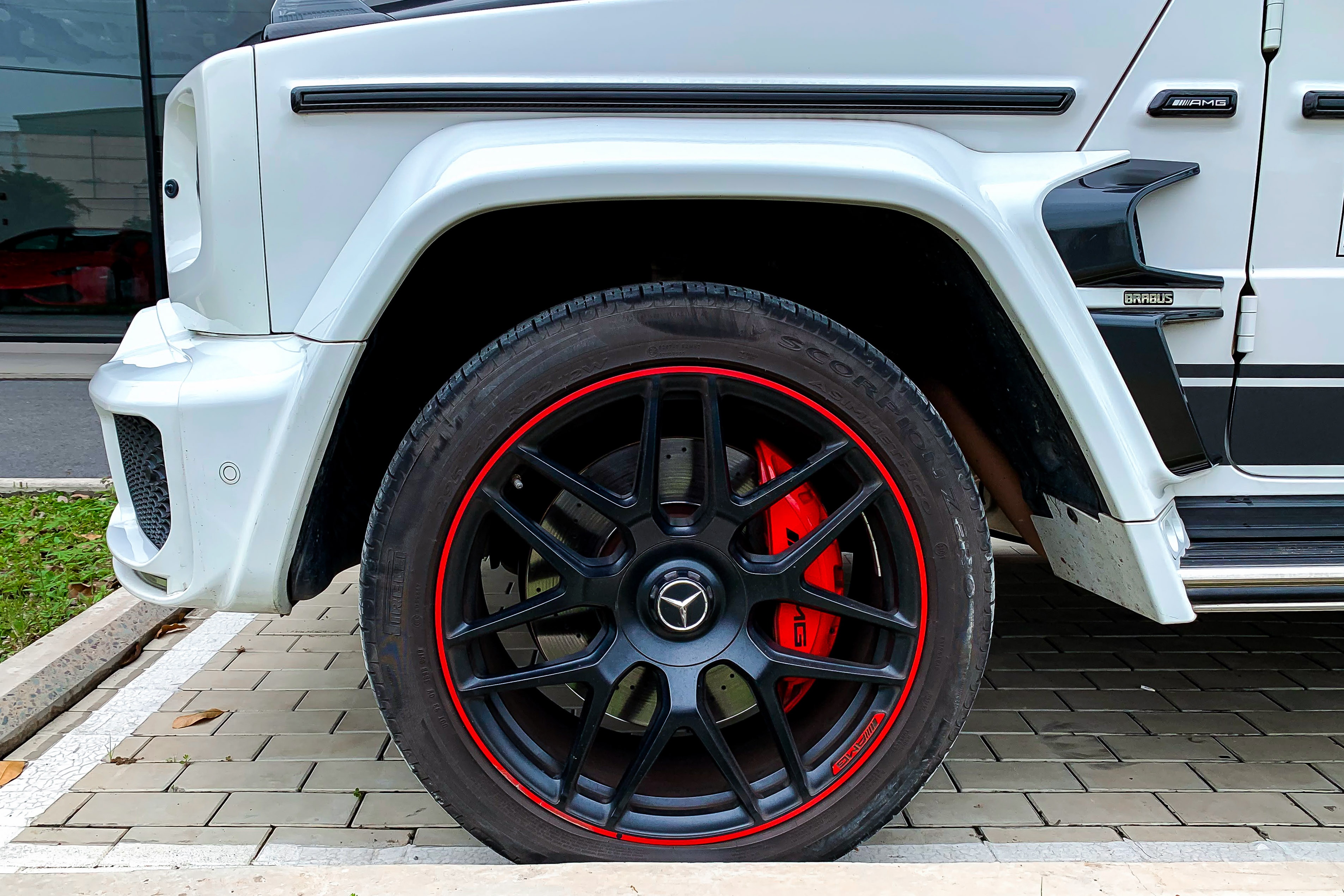 Minh Nhua lai Mercedes-AMG G 63 anh 9