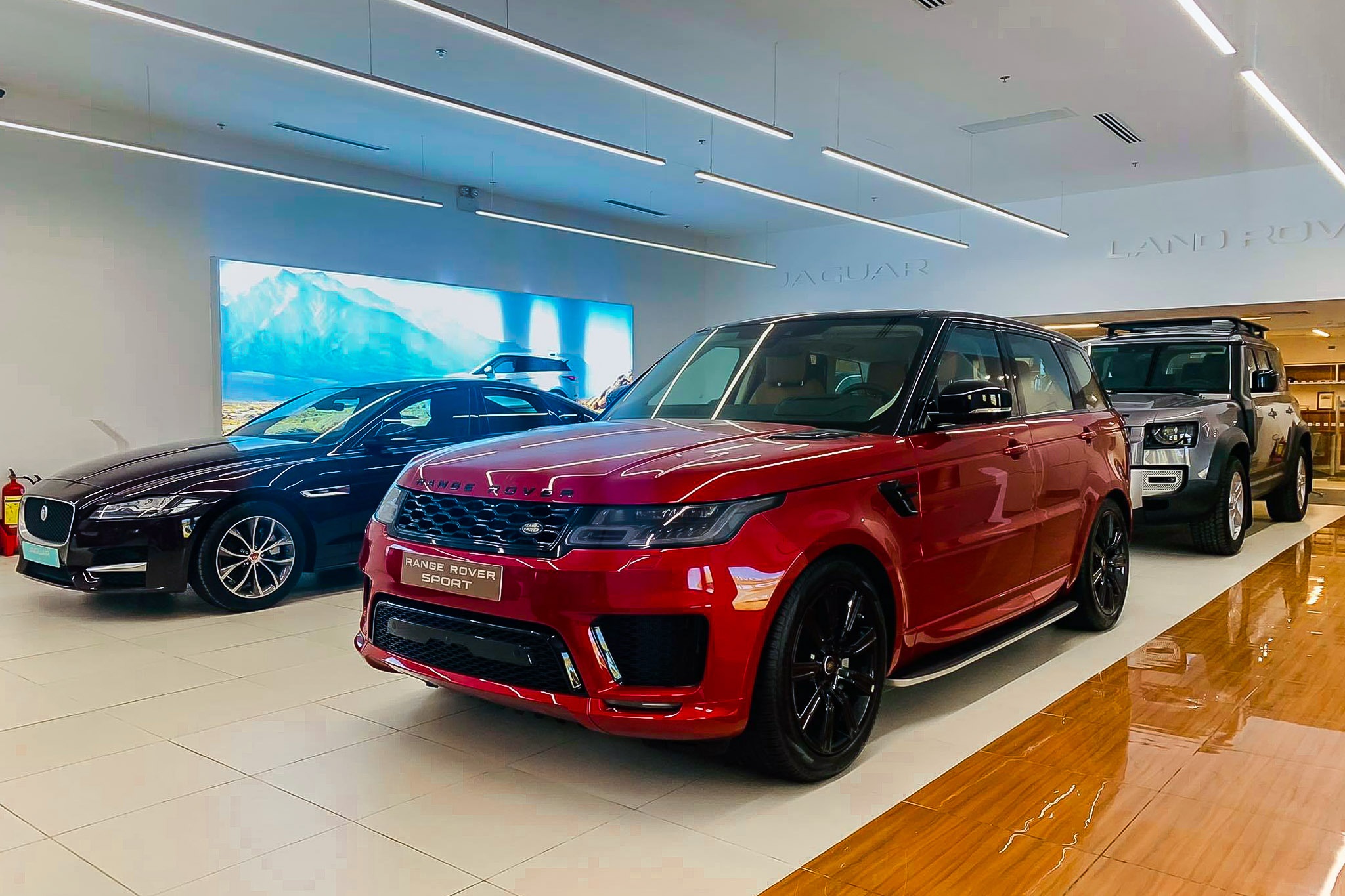 showroom sieu xe anh 7