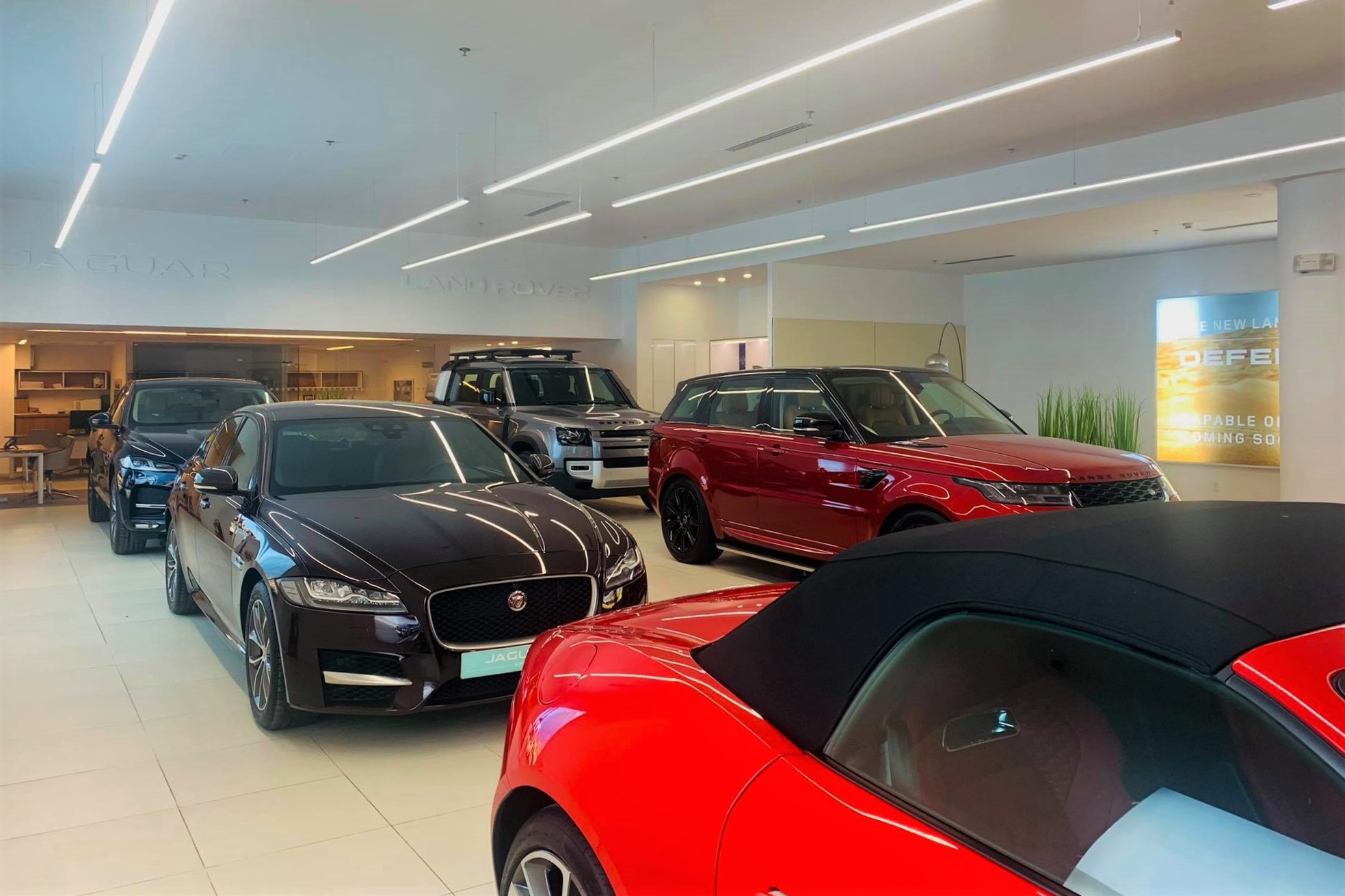 showroom sieu xe anh 8