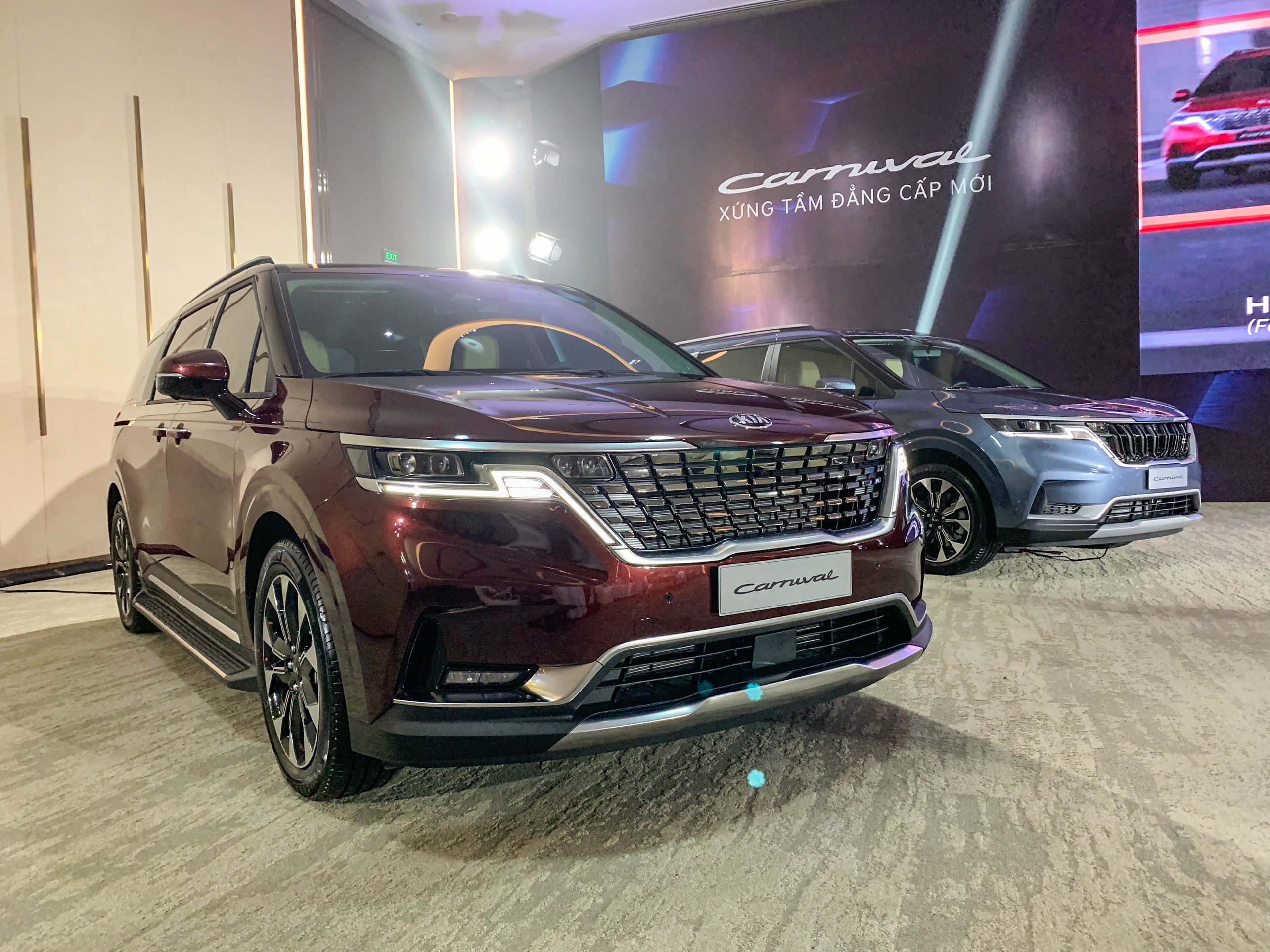 Kia Carnival 2021 ra mat tai Viet Nam, gia tu 1,199 ty dong hinh anh