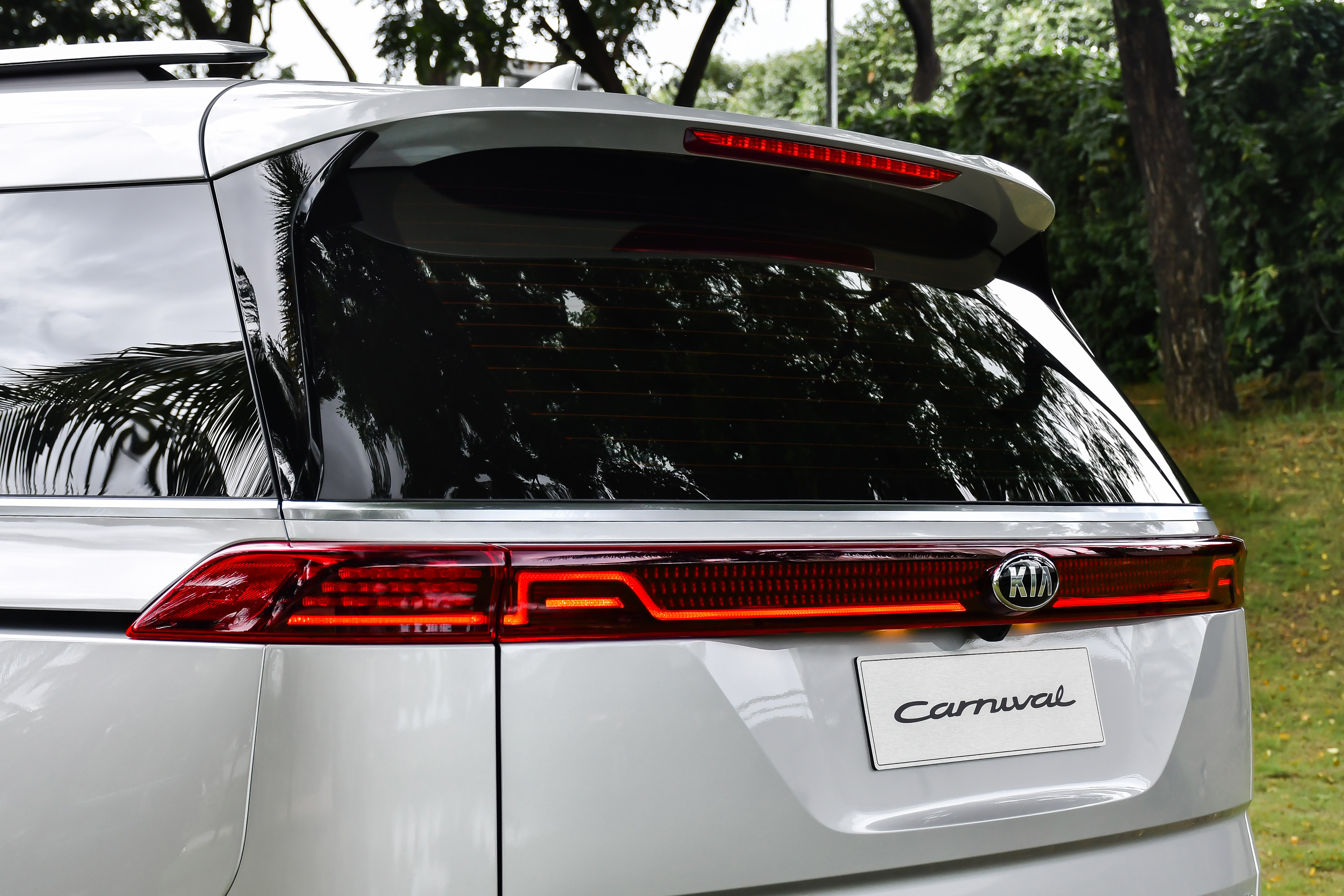 Kia Carnival gia 1, 199-1, 839 ty dong,   MPV co lon anh 7