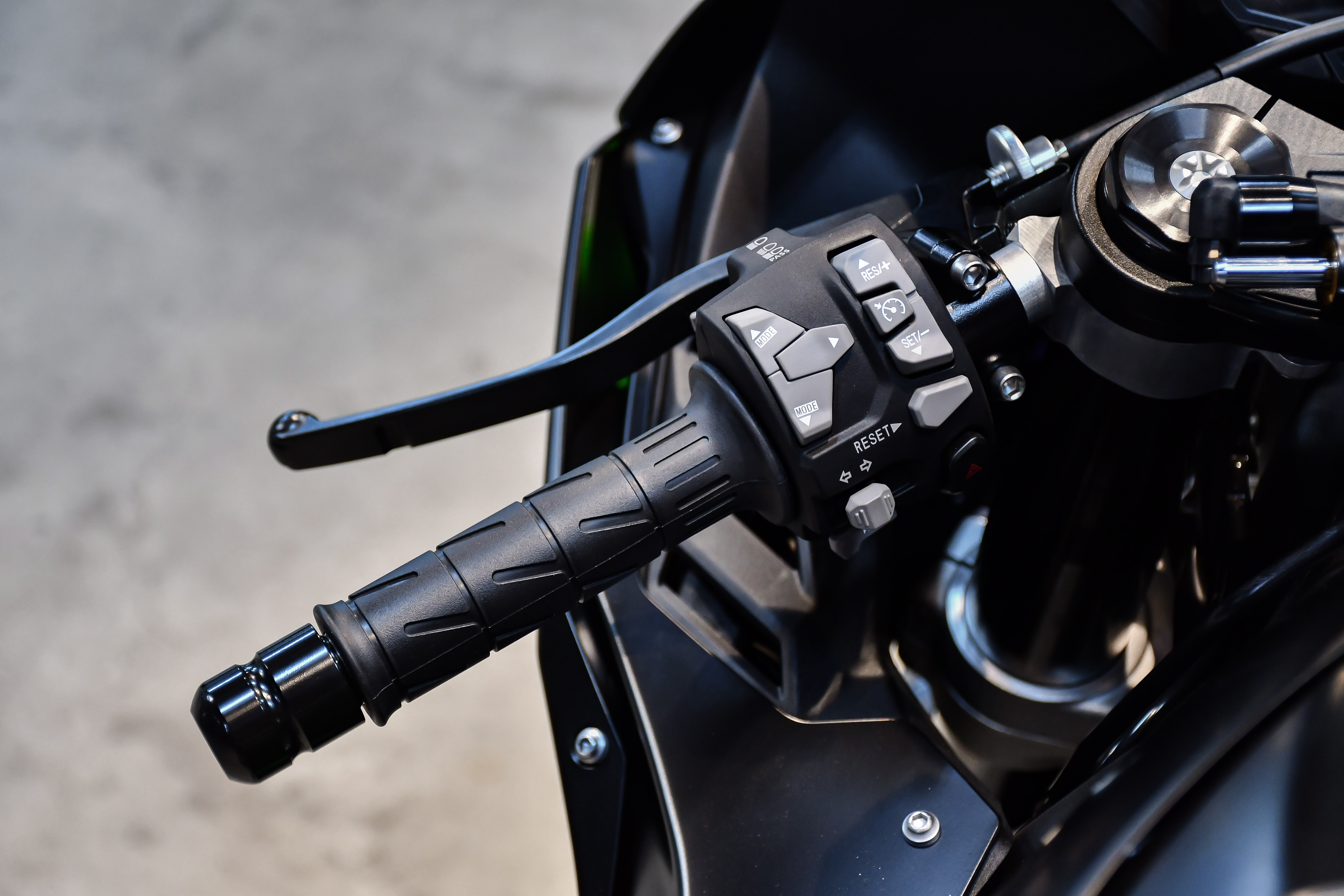 Kawasaki Ninja ZX-10R ảnh 14 Kawasaki Ninja ZX-10R anh 14