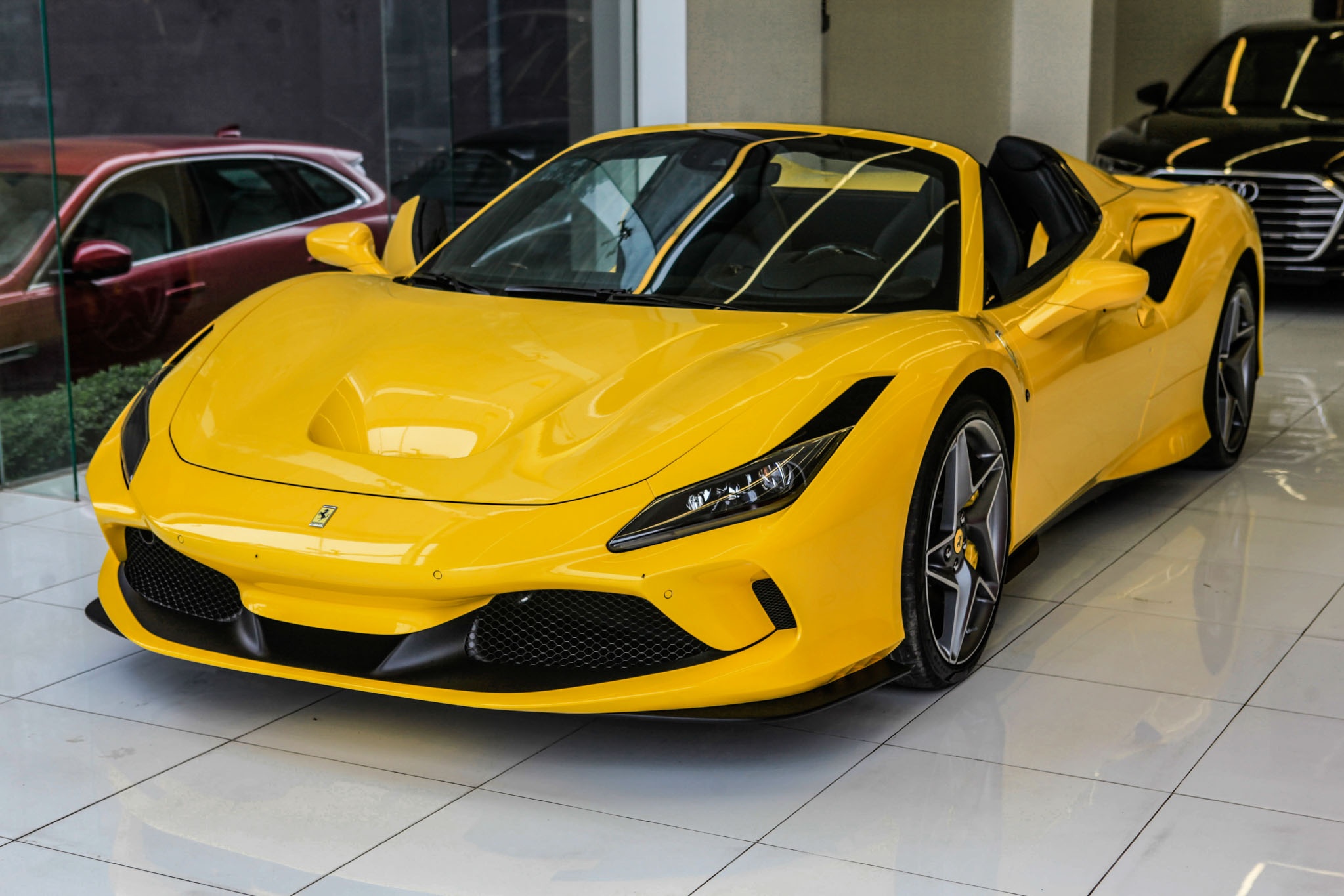 Ferrari ngung nhan don dat hang cho F8 Tributo va Spider hinh anh