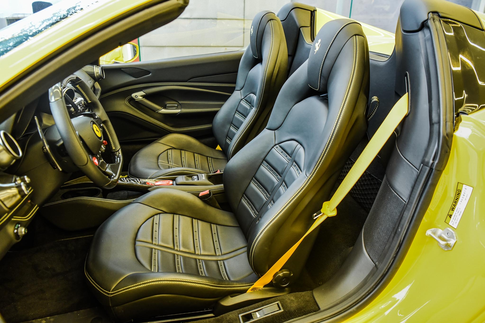 Ferrari F8 Spider anh 12