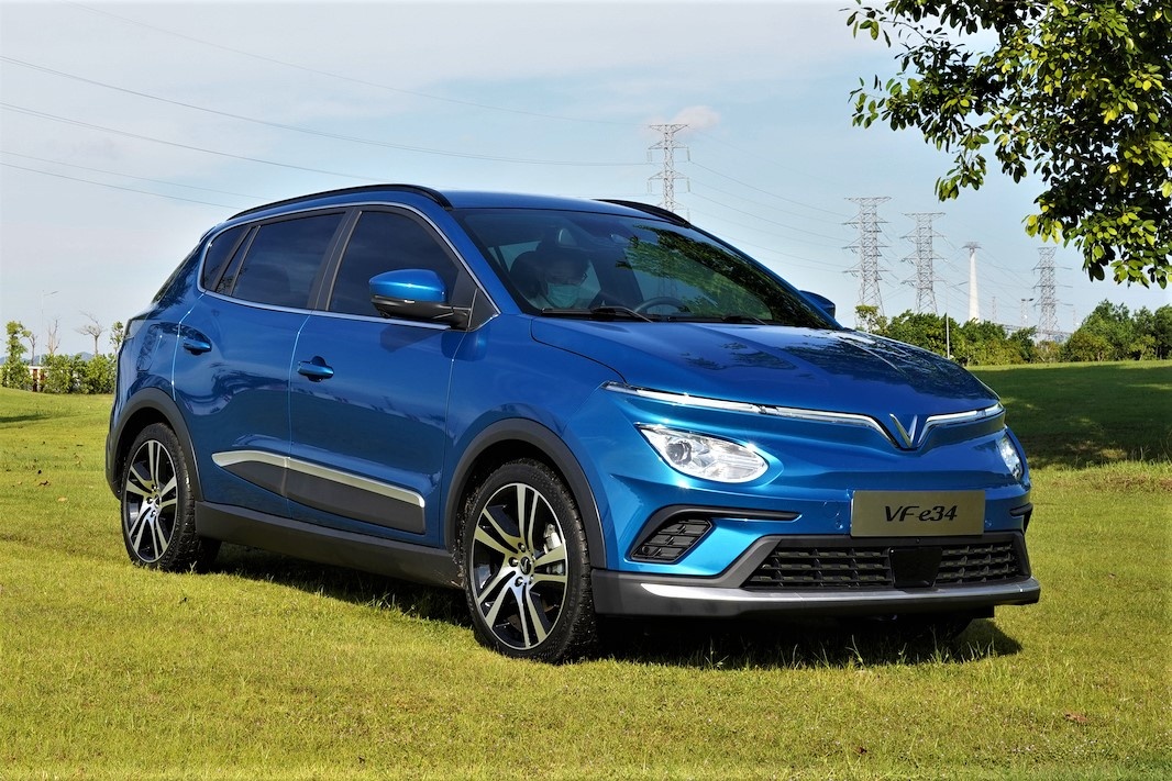VinFast VF e34 duoc doi lich giao xe den cuoi nam hinh anh
