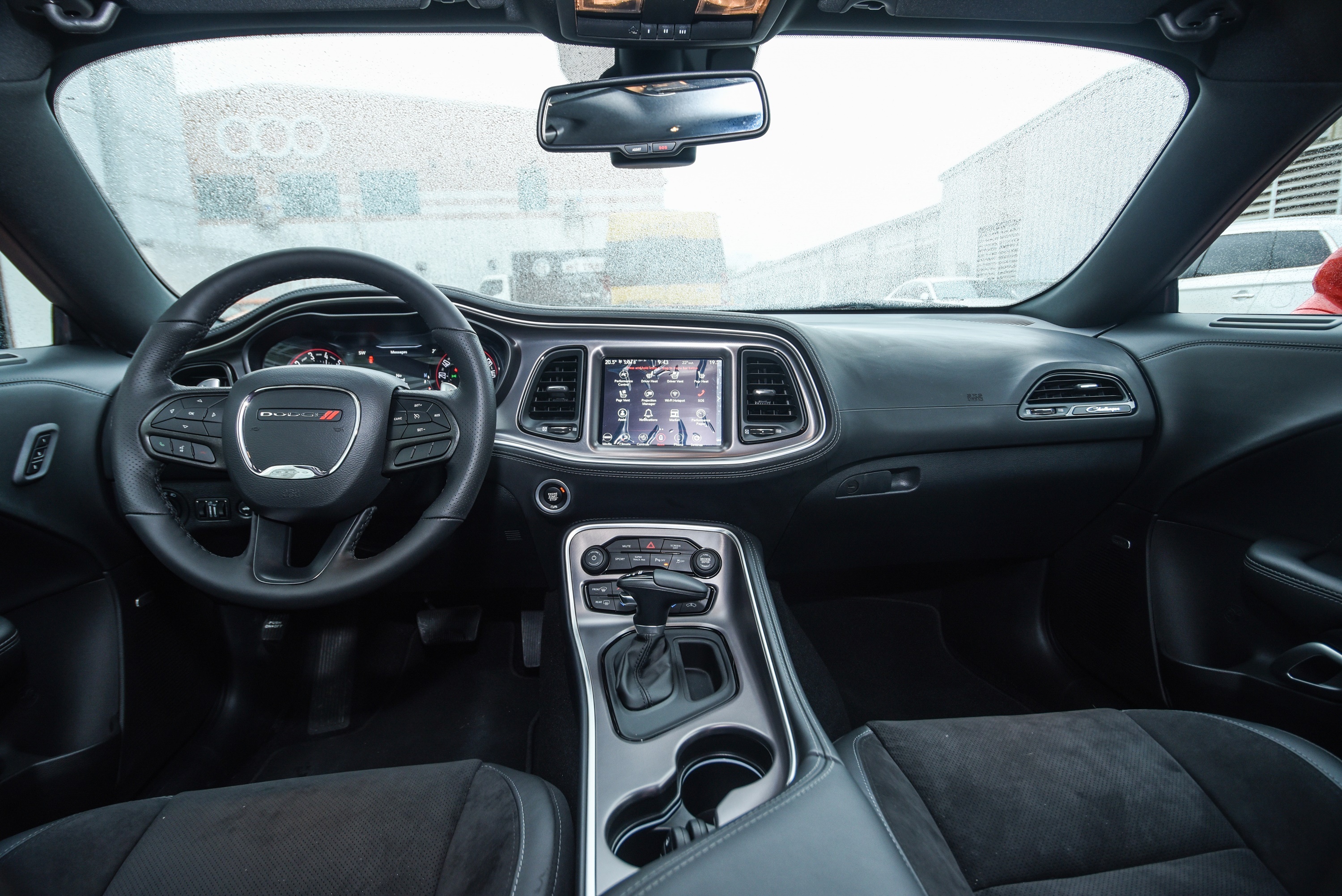 Dodge Challenger 2021 anh 8