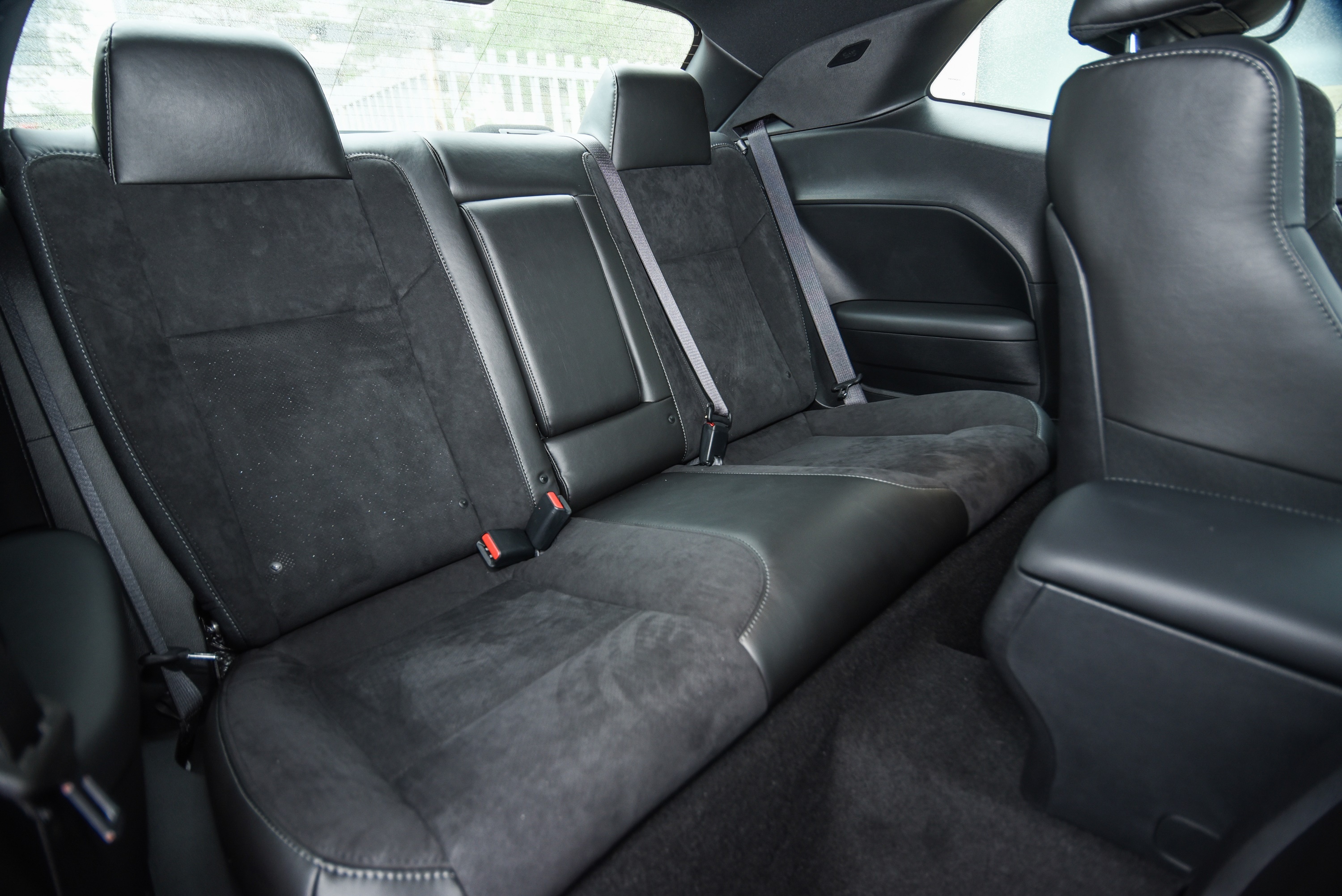 Dodge Challenger 2021 anh 12