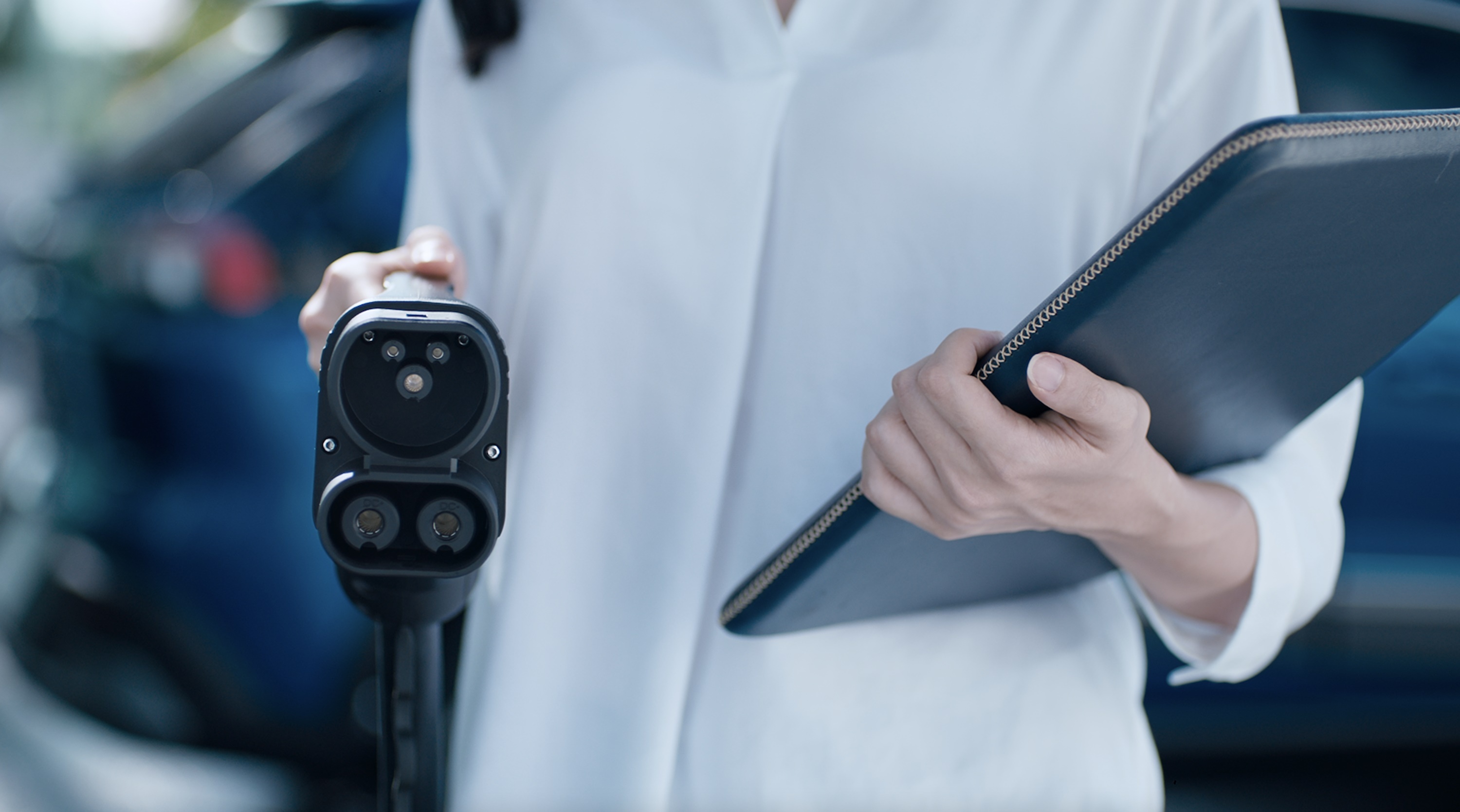 Lam the nao de sac xe dien tai nha rieng? hinh anh