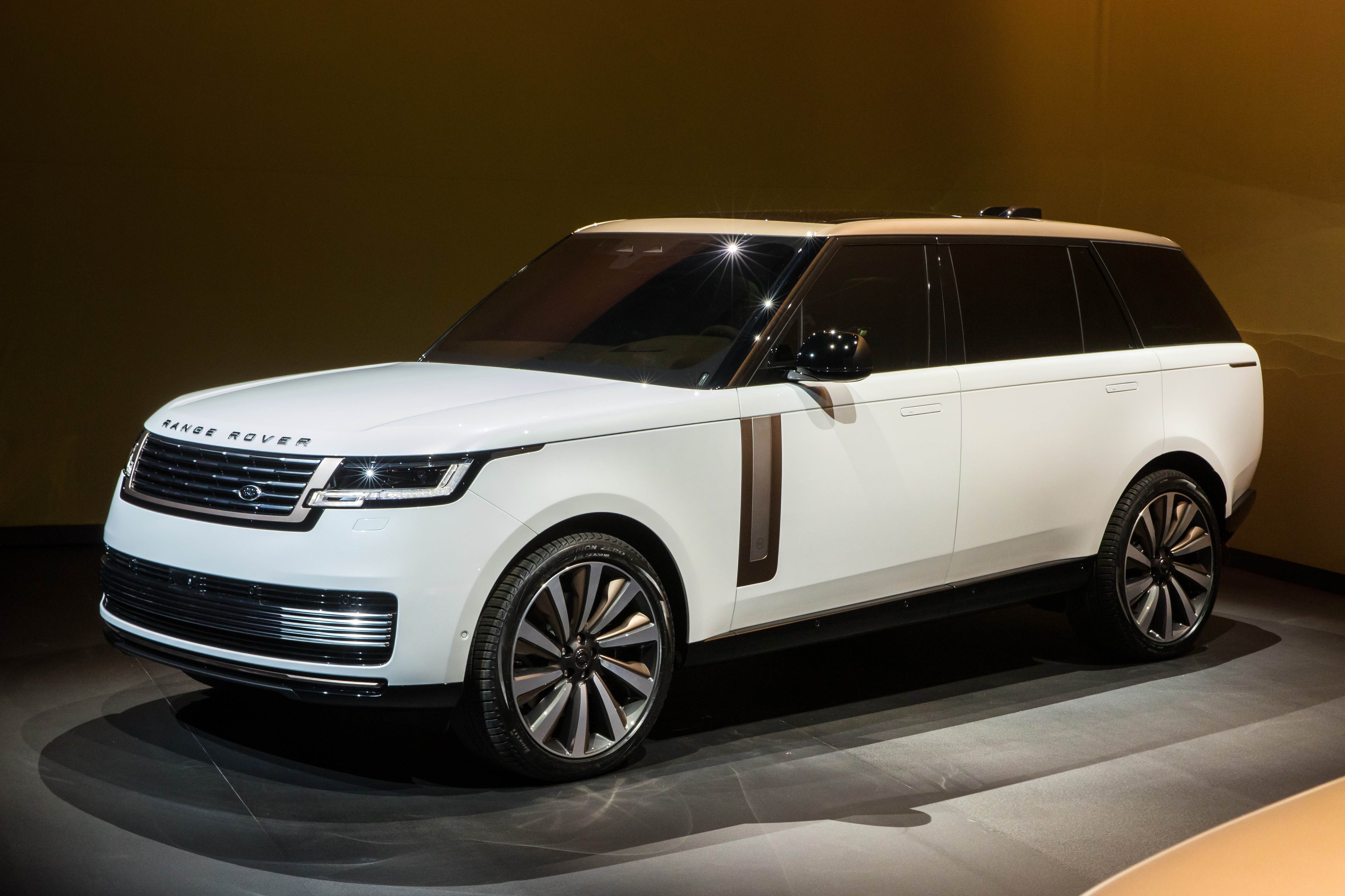Range Rover 2022 co gia tu 10,879 ty dong tai Viet Nam hinh anh