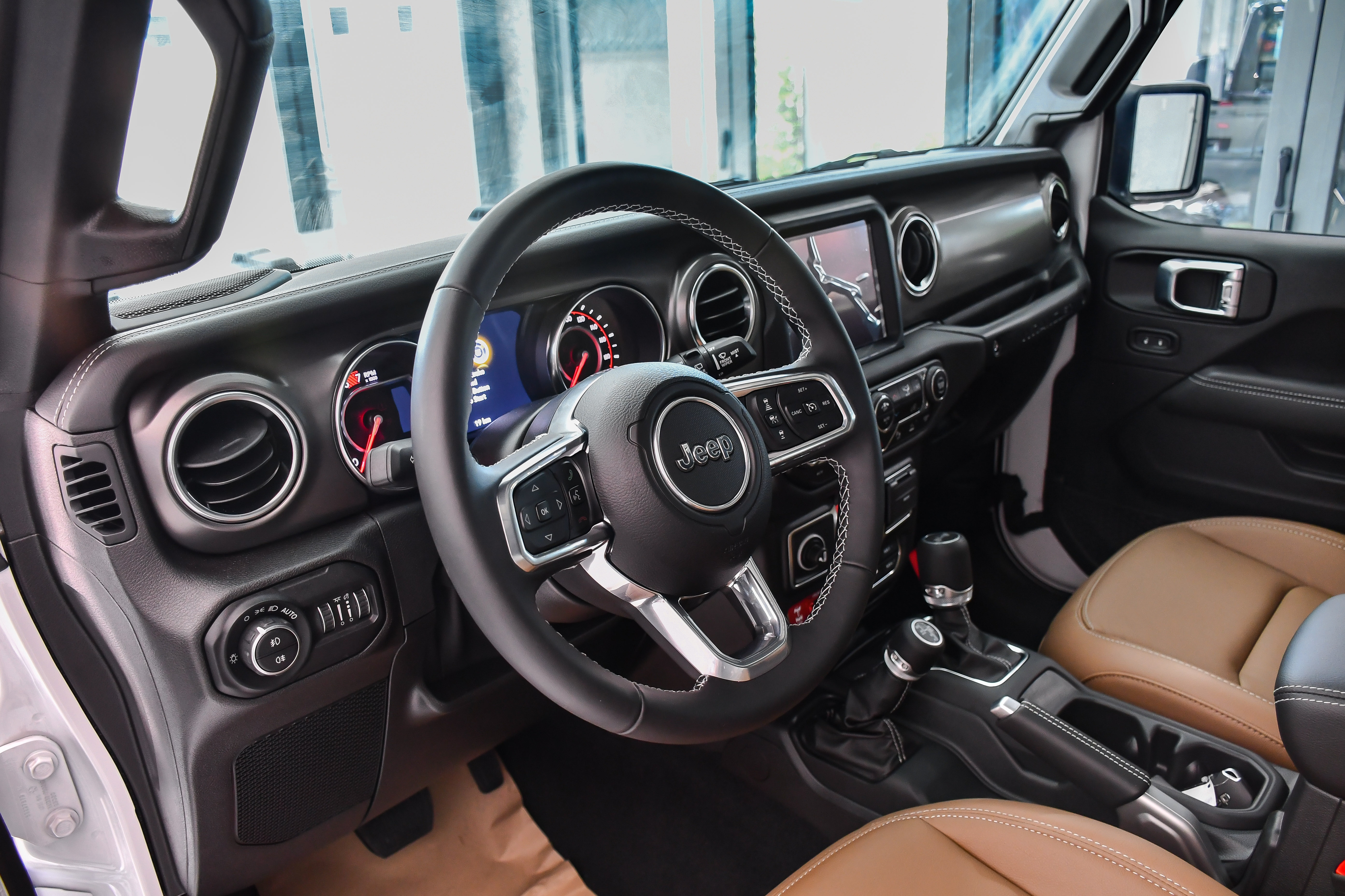 Jeep Wrangler Rubicon 2 cua anh 16