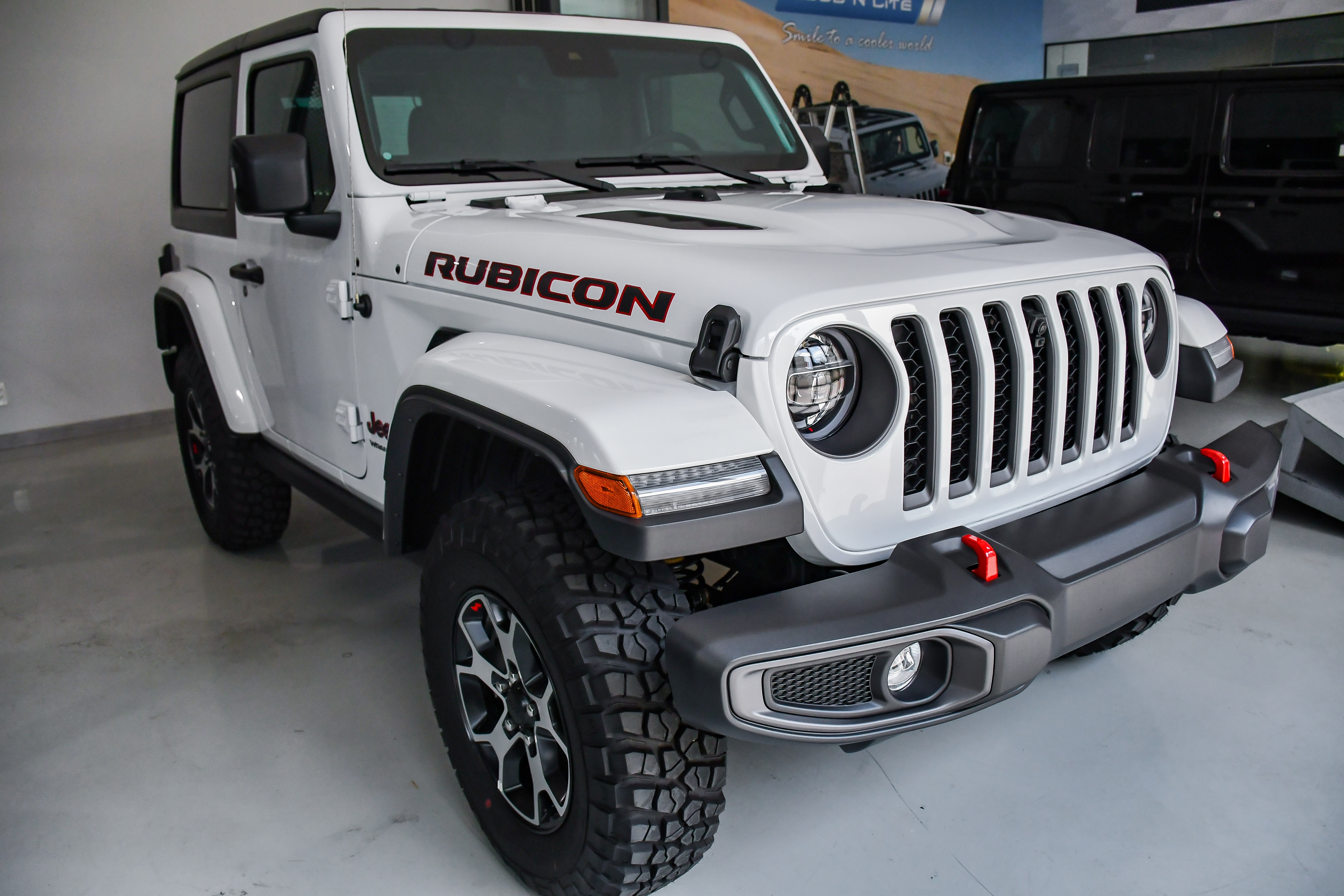 Jeep Wrangler Rubicon 2 cua anh 3