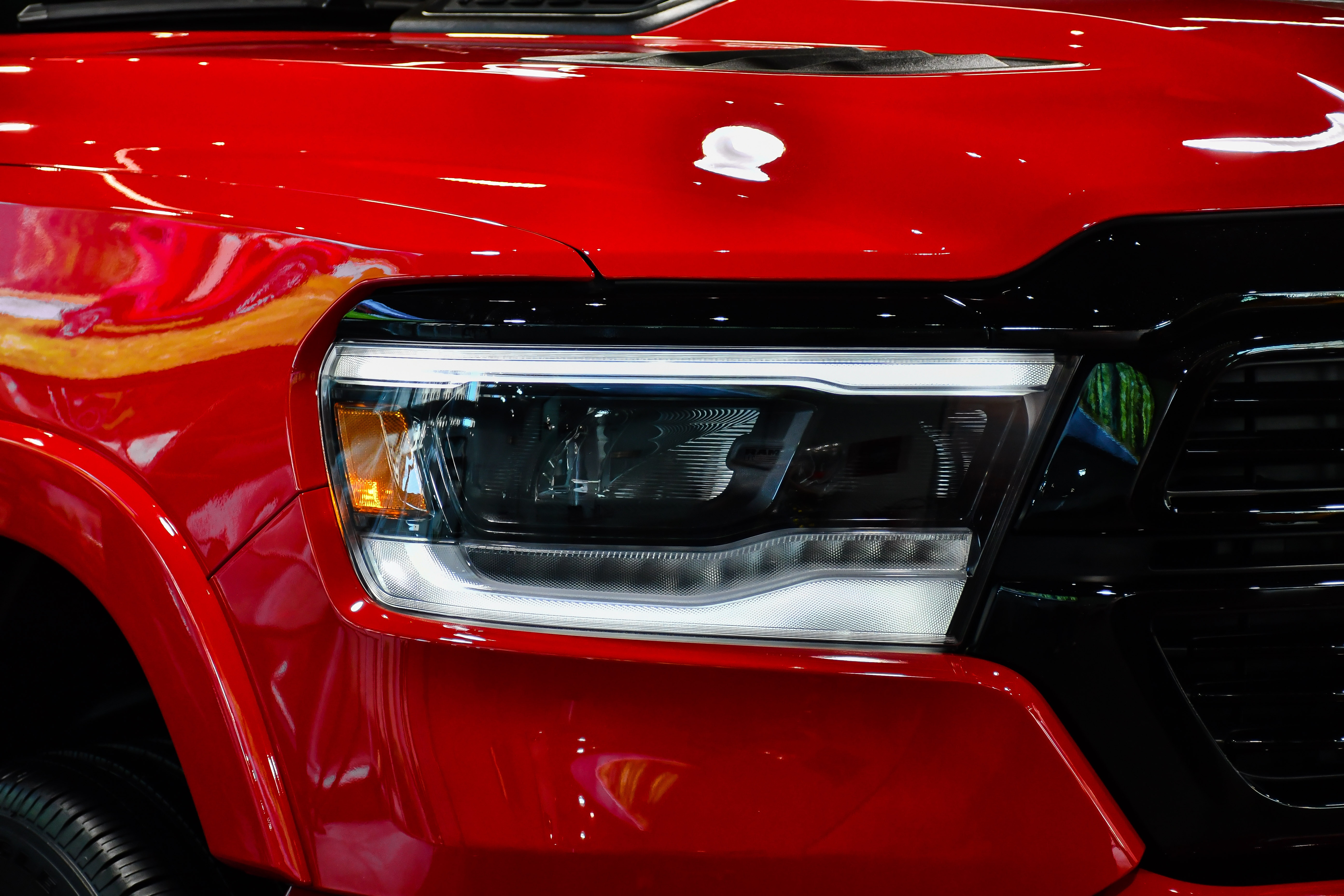 RAM 1500 Laramie Night Edition anh 11