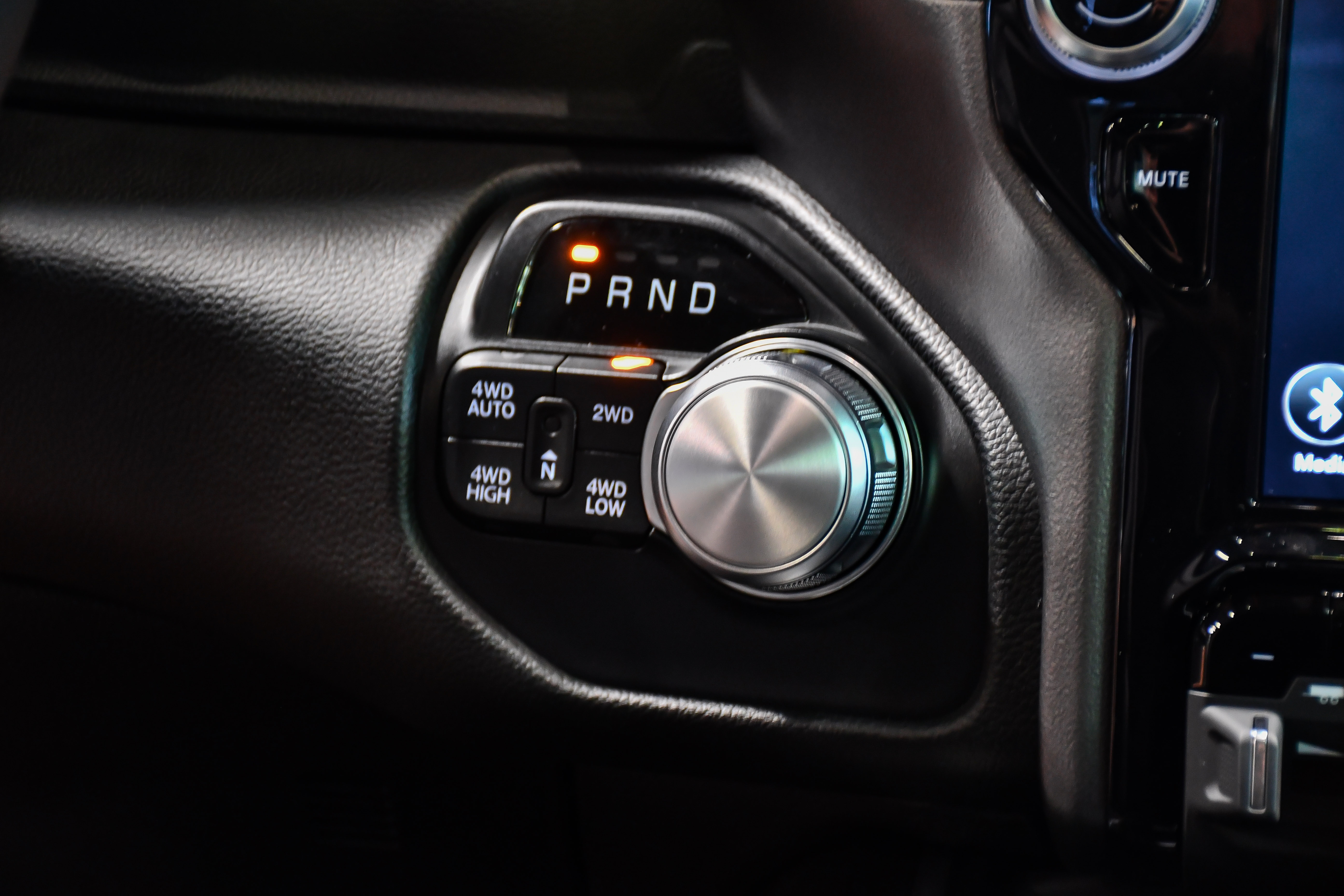 RAM 1500 Laramie Night Edition anh 33