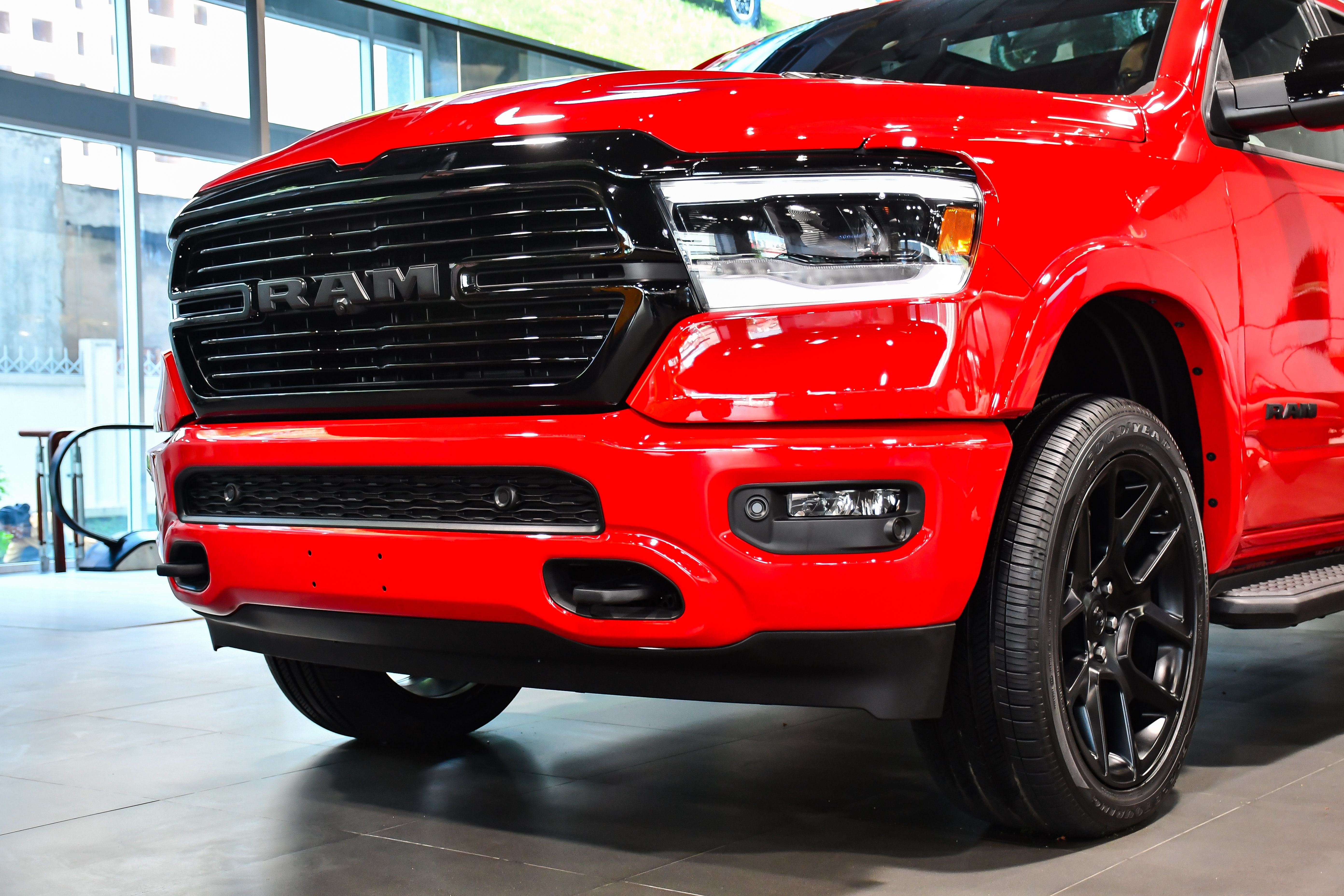 RAM 1500 Laramie Night Edition anh 7