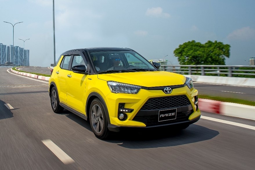 Toyota Raize lieu co gap kho khi Kia Sonet duoc giam phi truoc ba? hinh anh