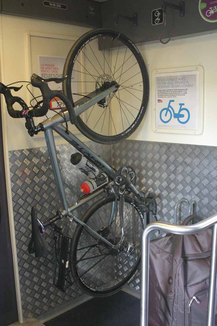 mang xe đạp lên tàu điện công cộng ảnh 5 mang xe dap len tau dien cong cong anh 5