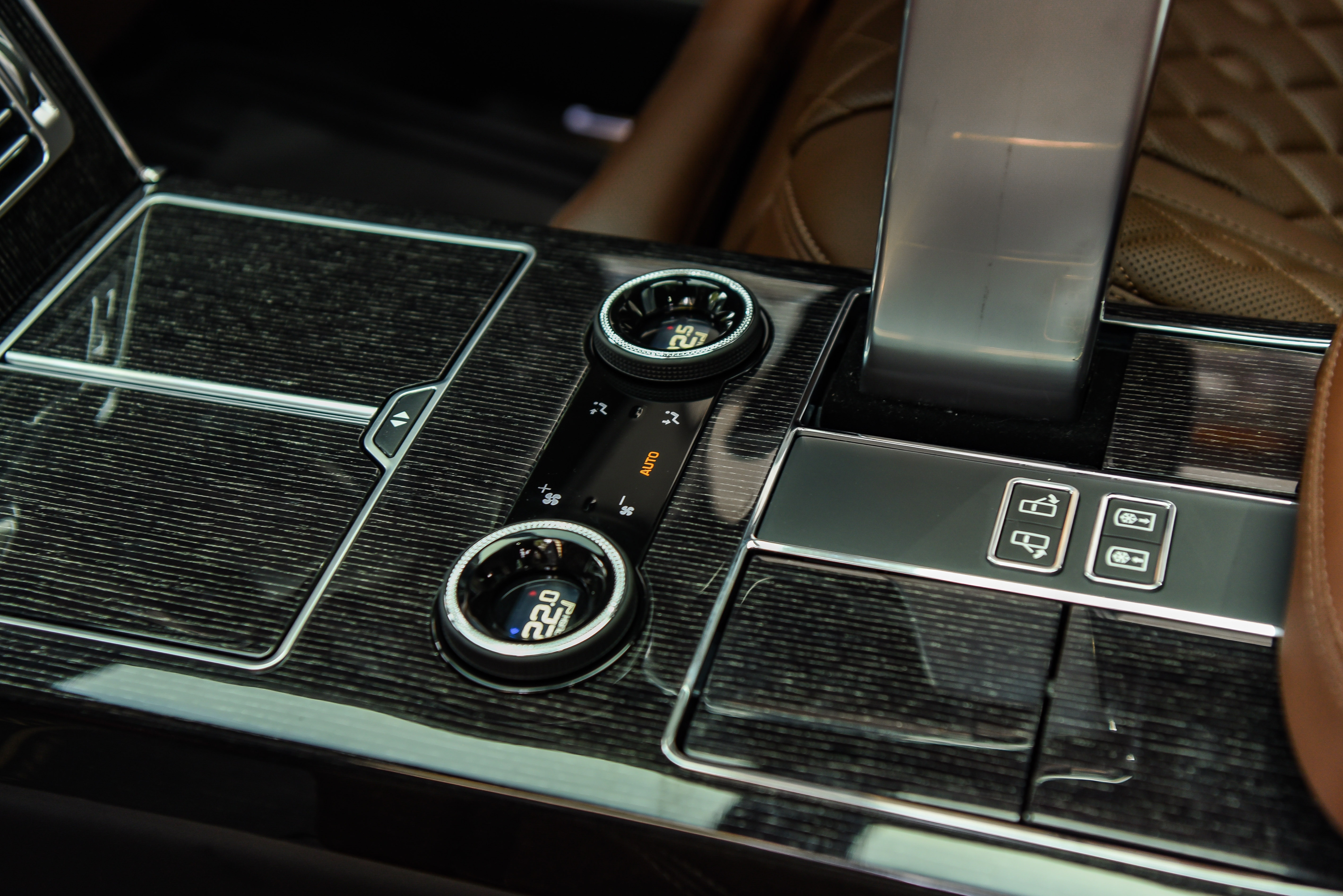 Range Rover SVAutobiography anh 13