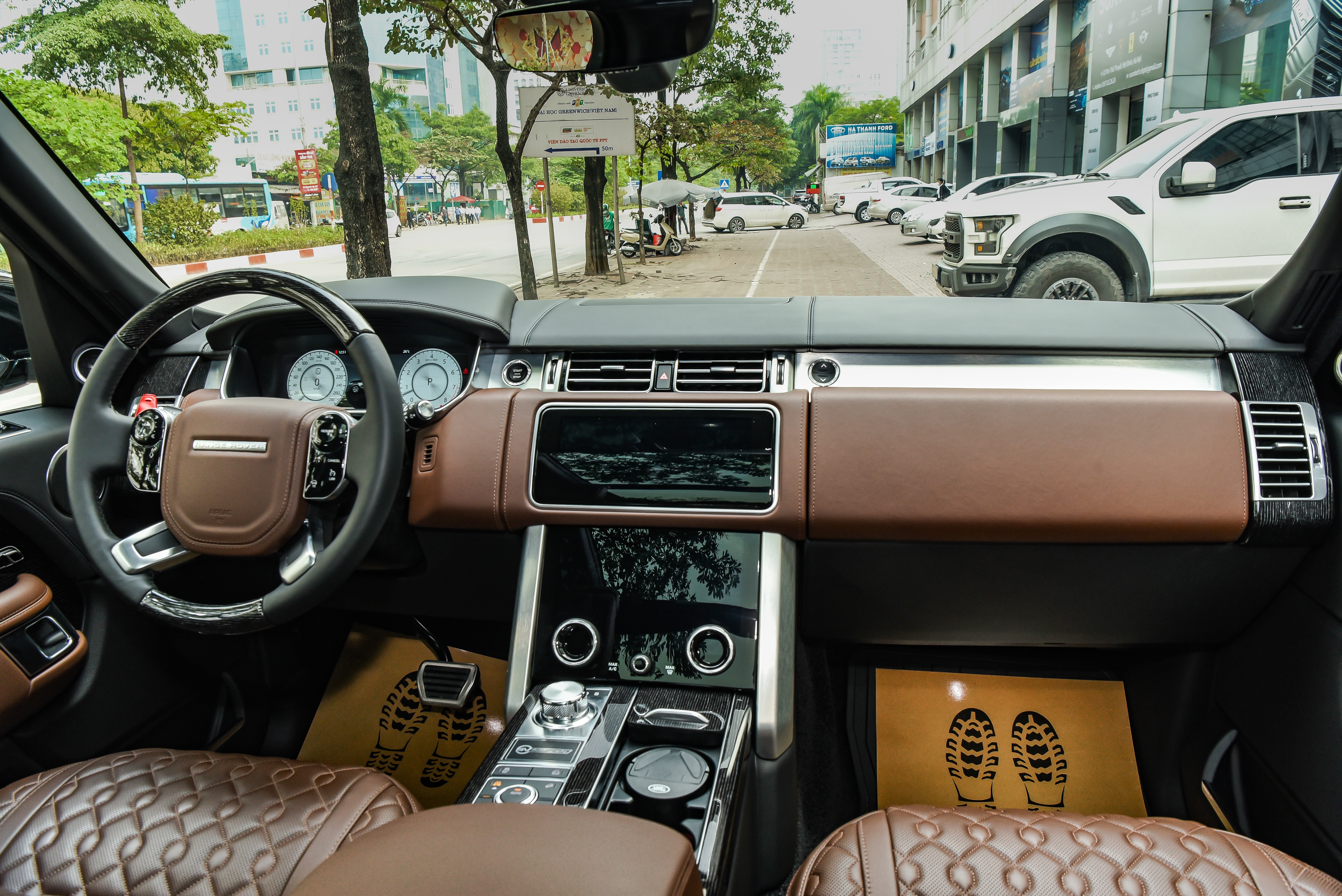 Range Rover SVAutobiography anh 9