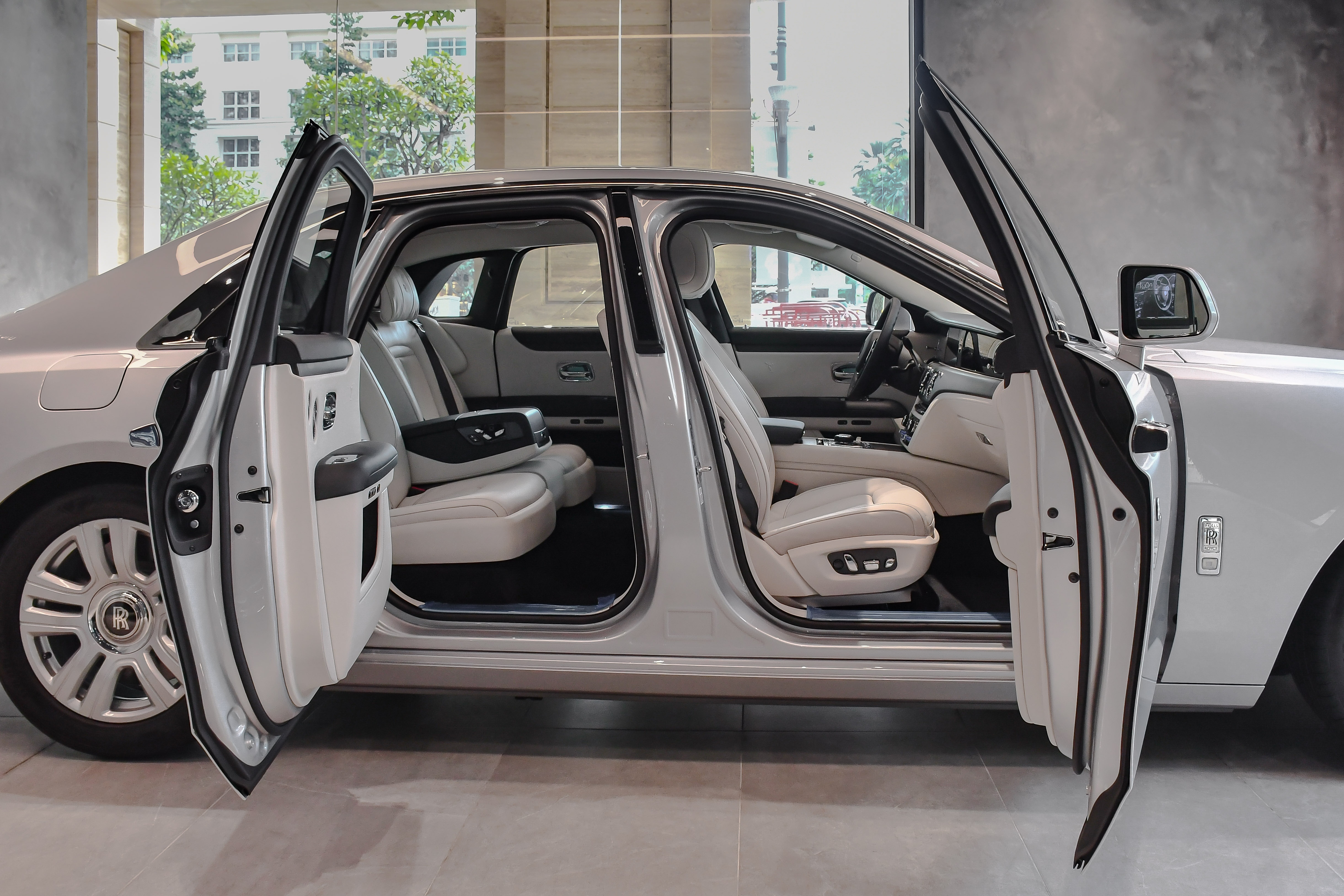 Rolls-Royce Ghost the he moi anh 11